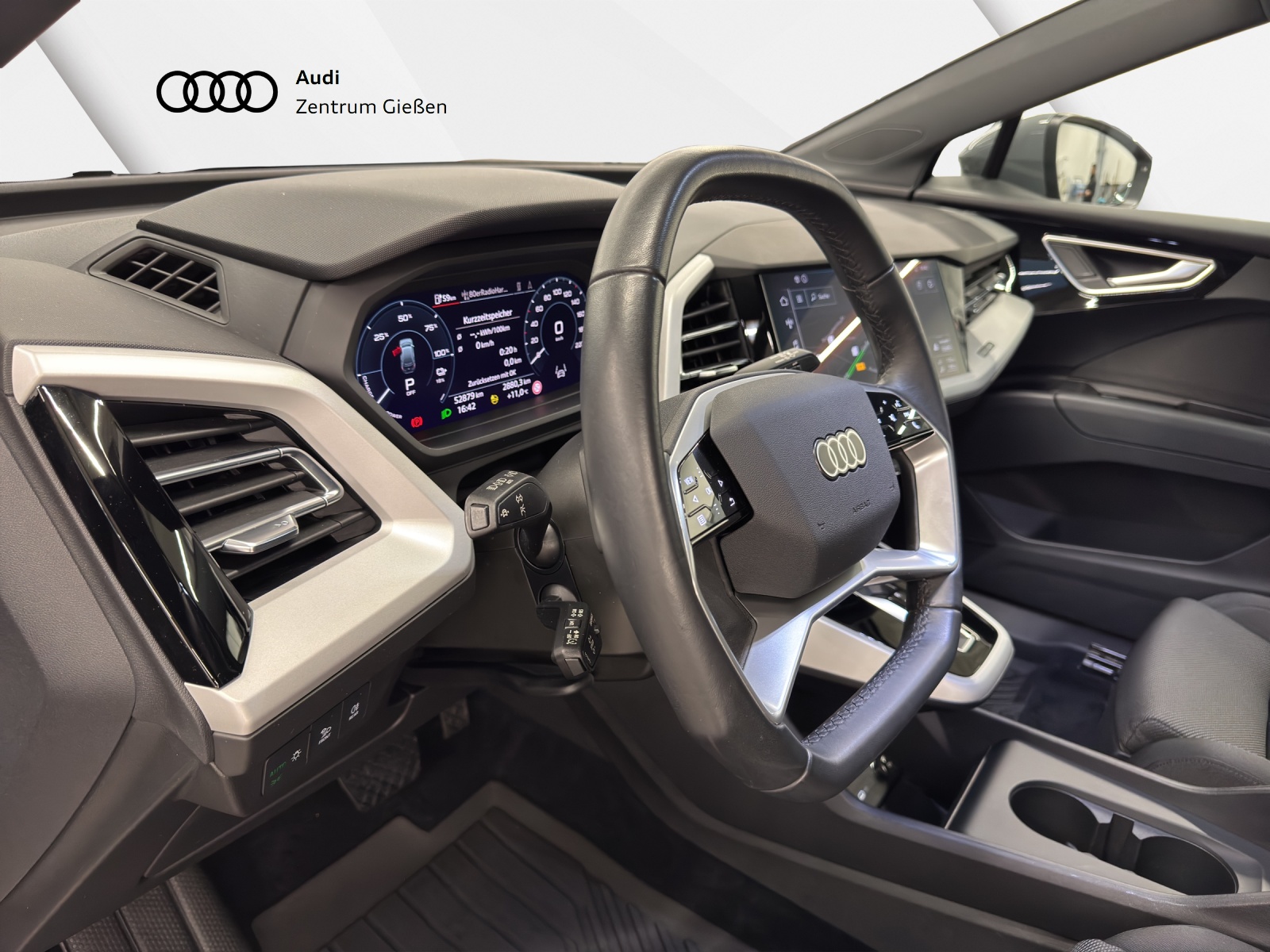 Q4 e-tron 45 quattro Assistenz-Paket AHK Matrix Navi