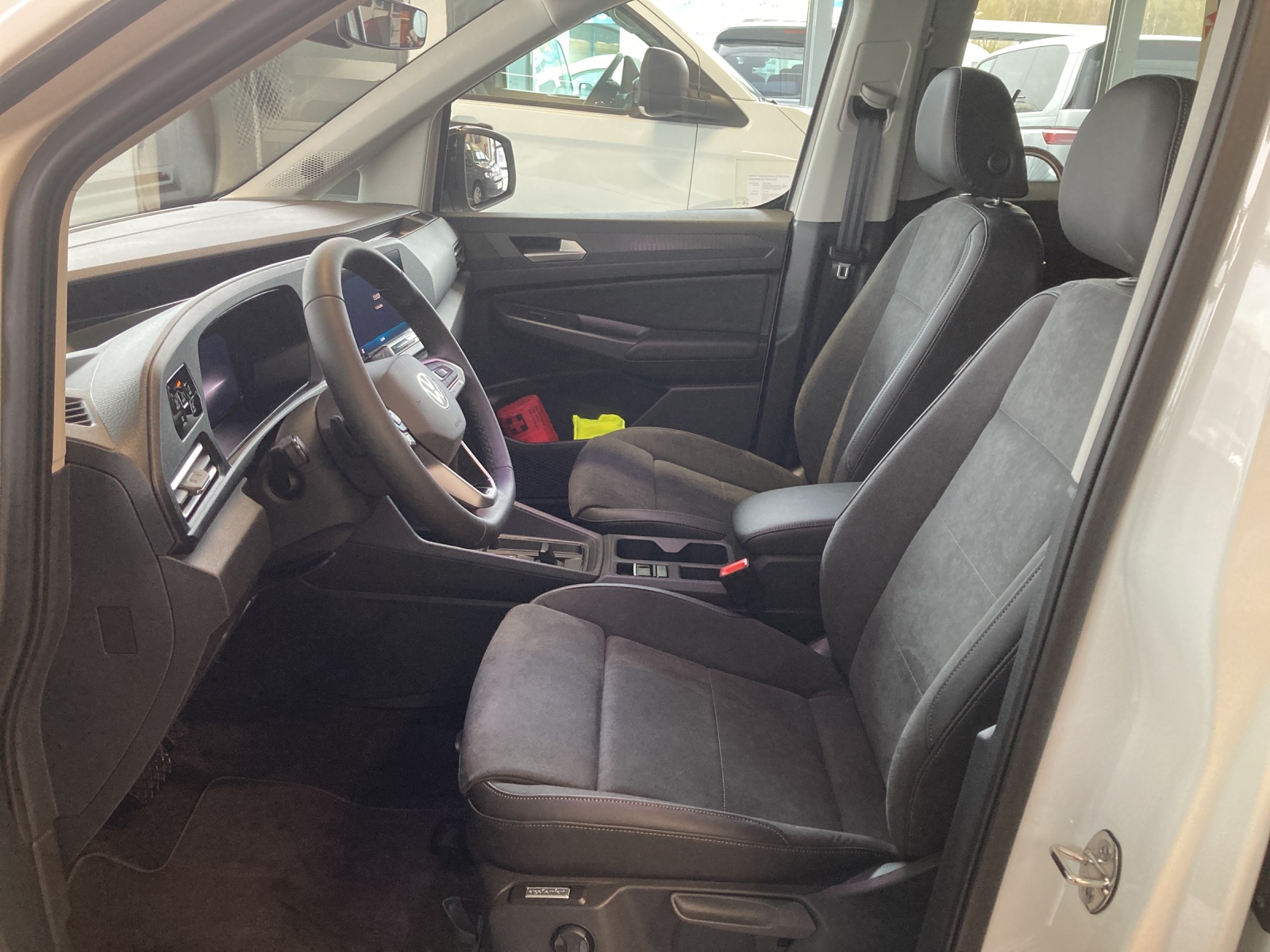 Caddy Edition 2.0 TDI DSG LED Kamera AHK ACC PDC Standheizung