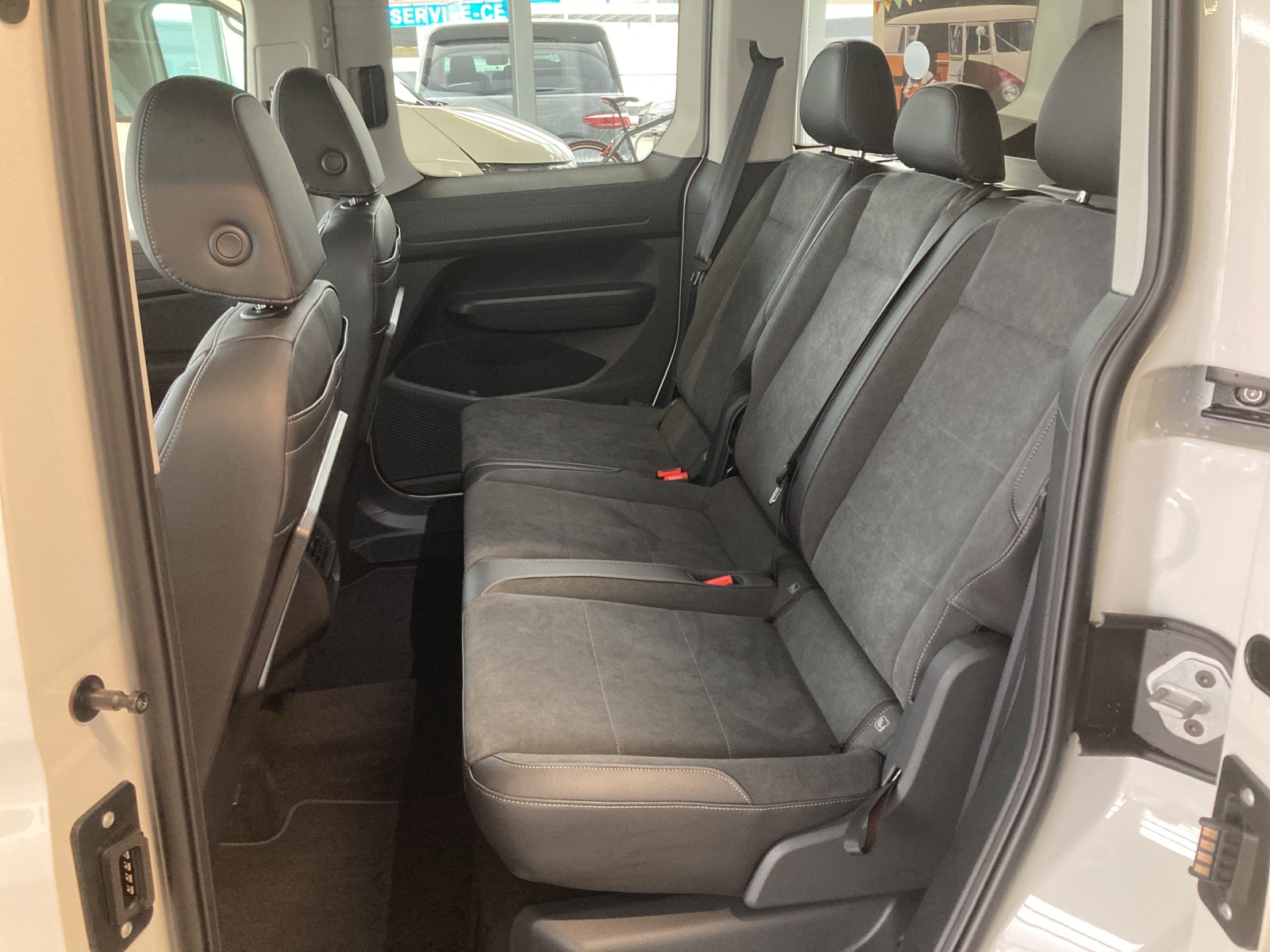 Caddy Edition 2.0 TDI DSG LED Kamera AHK ACC PDC Standheizung