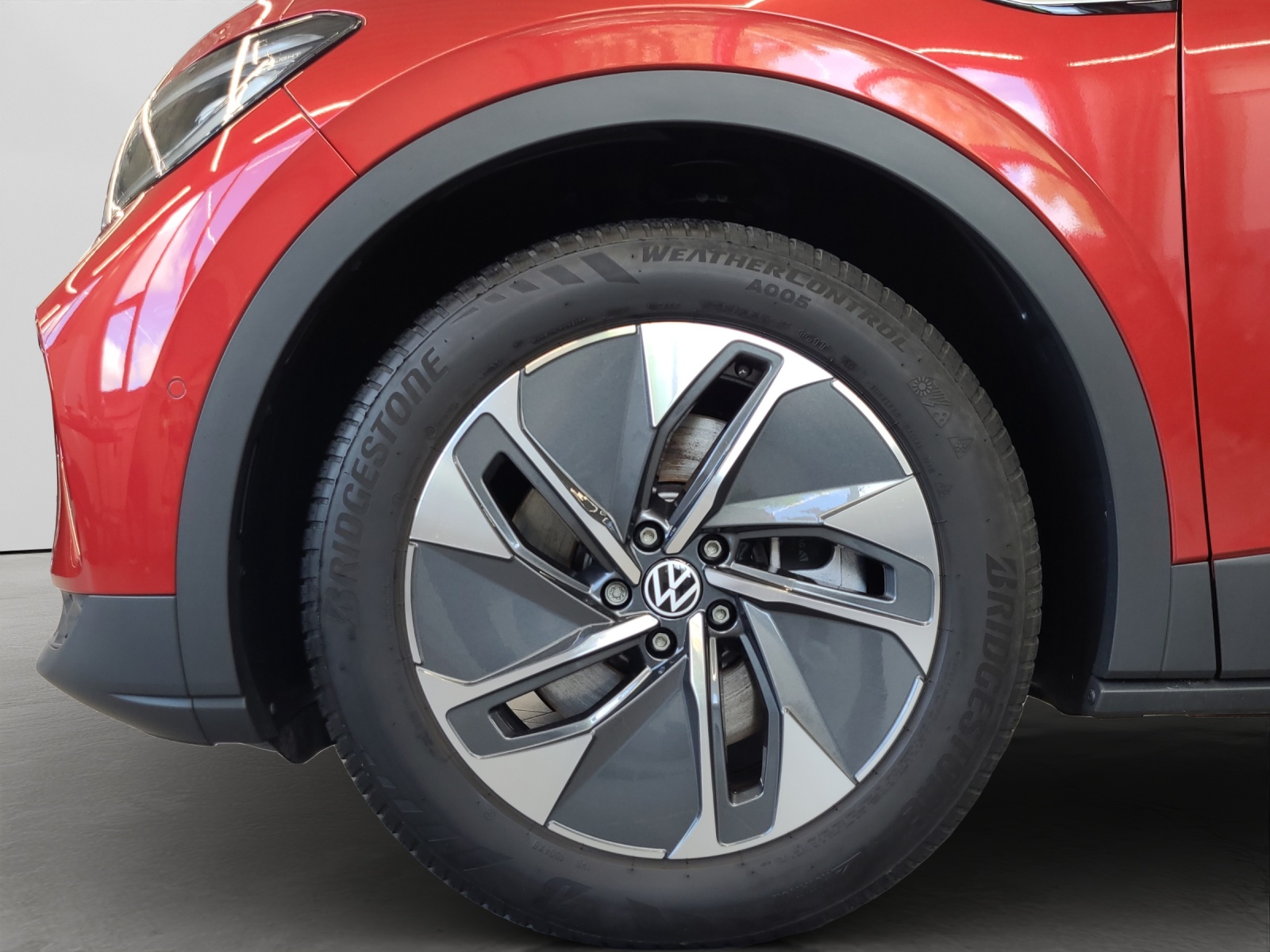 ID.4 Pro Performance 150 kW/77kWh IQ-Light Ergositz Panodach Navi
