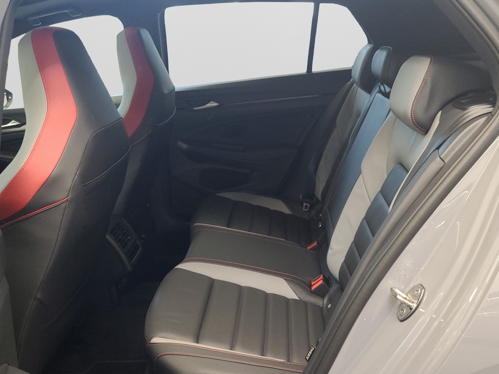 Golf 8 TSI DSG GTI Black Style Leder DCC IQ-Light Panodach