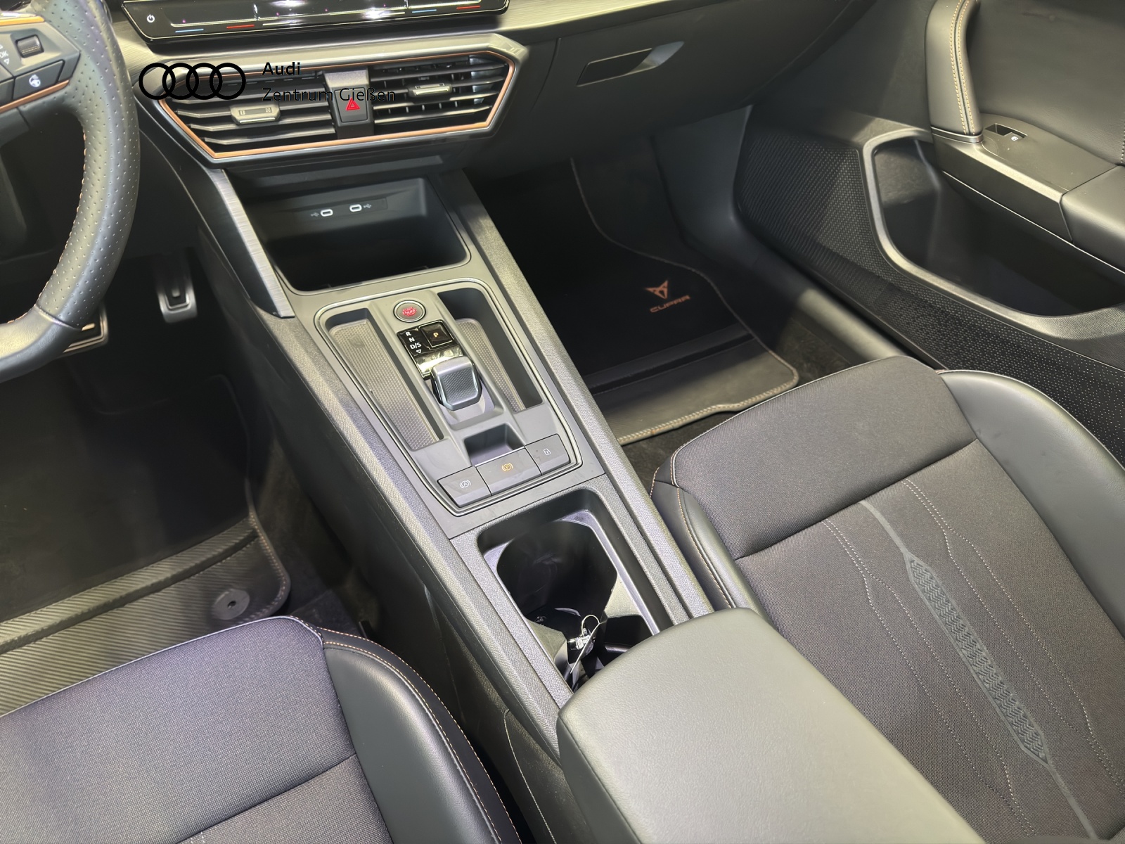 Leon Sportstourer 1.4 e-Hybrid ACC DCC LED Navi Kamera