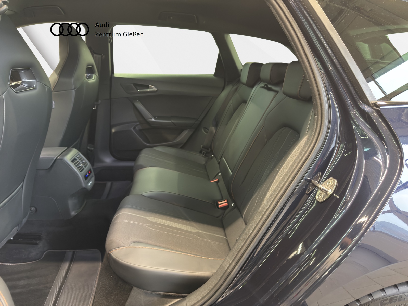 Leon Sportstourer 1.4 e-Hybrid ACC DCC LED Navi Kamera