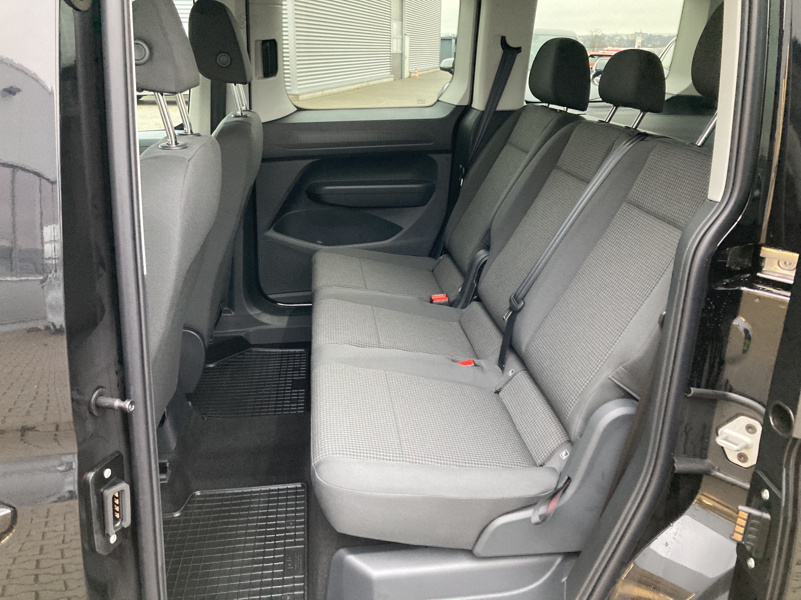 Caddy TSI 5-Sitzer AHK Kamera AppConnect