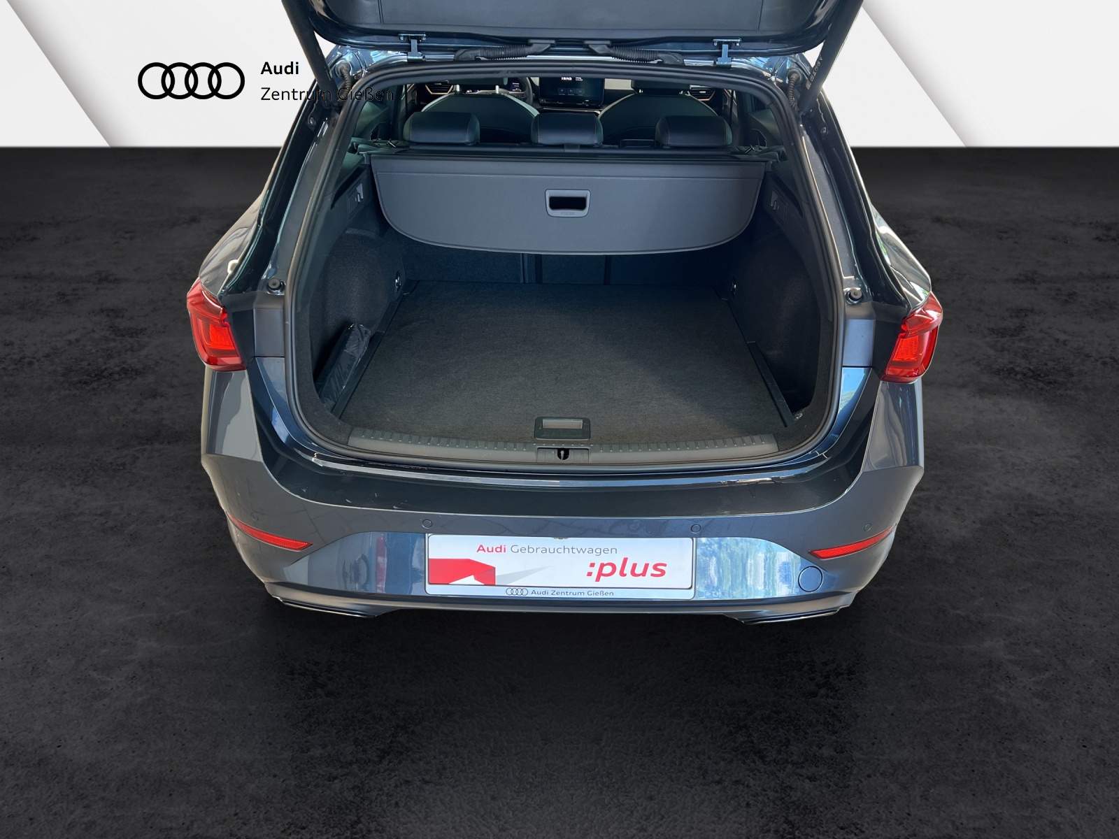 Leon Sportstourer 2.0 TSI DSG Navi ACC Vision Plus