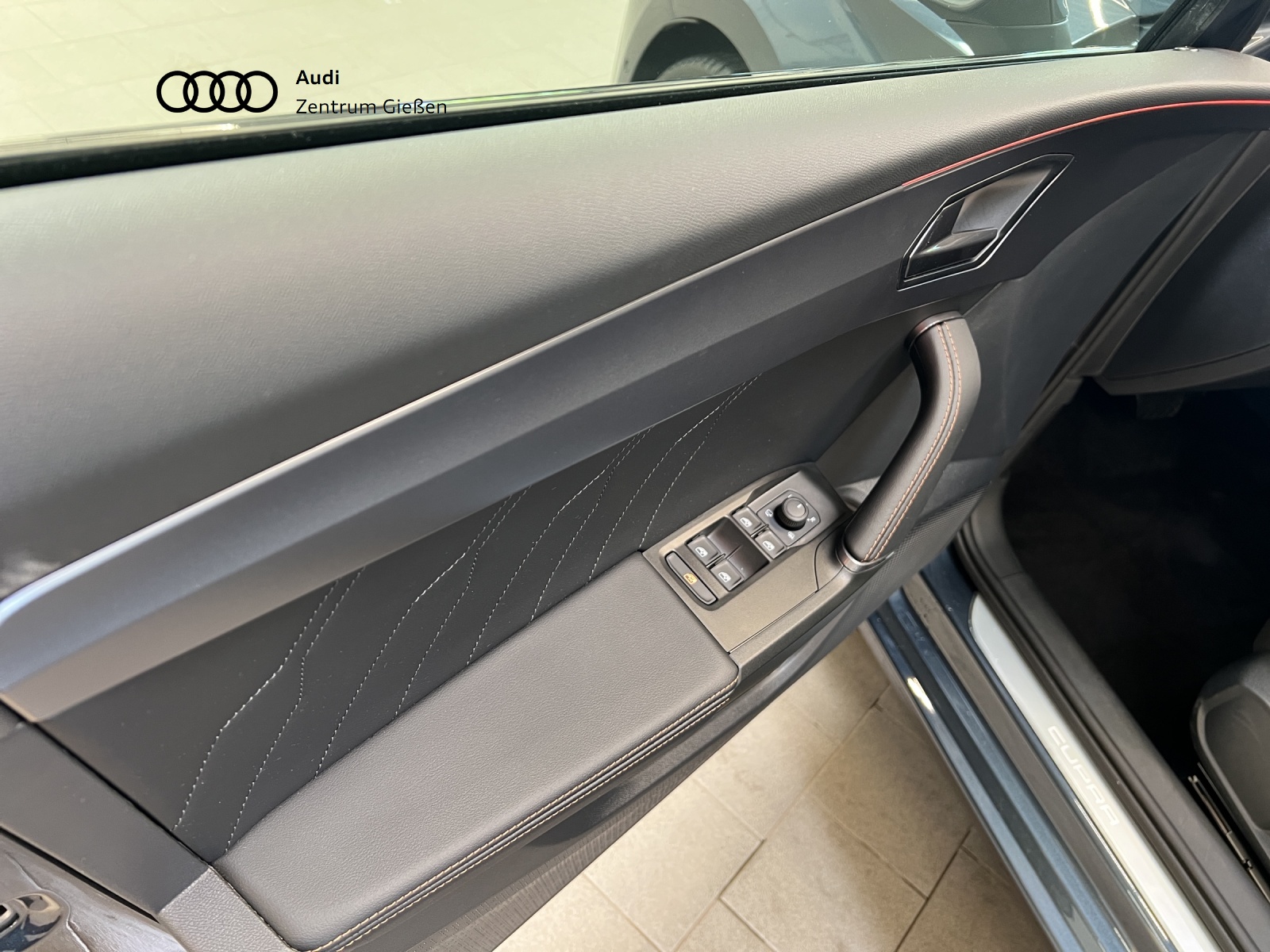 Leon Sportstourer 2.0 TSI DSG Navi ACC Vision Plus