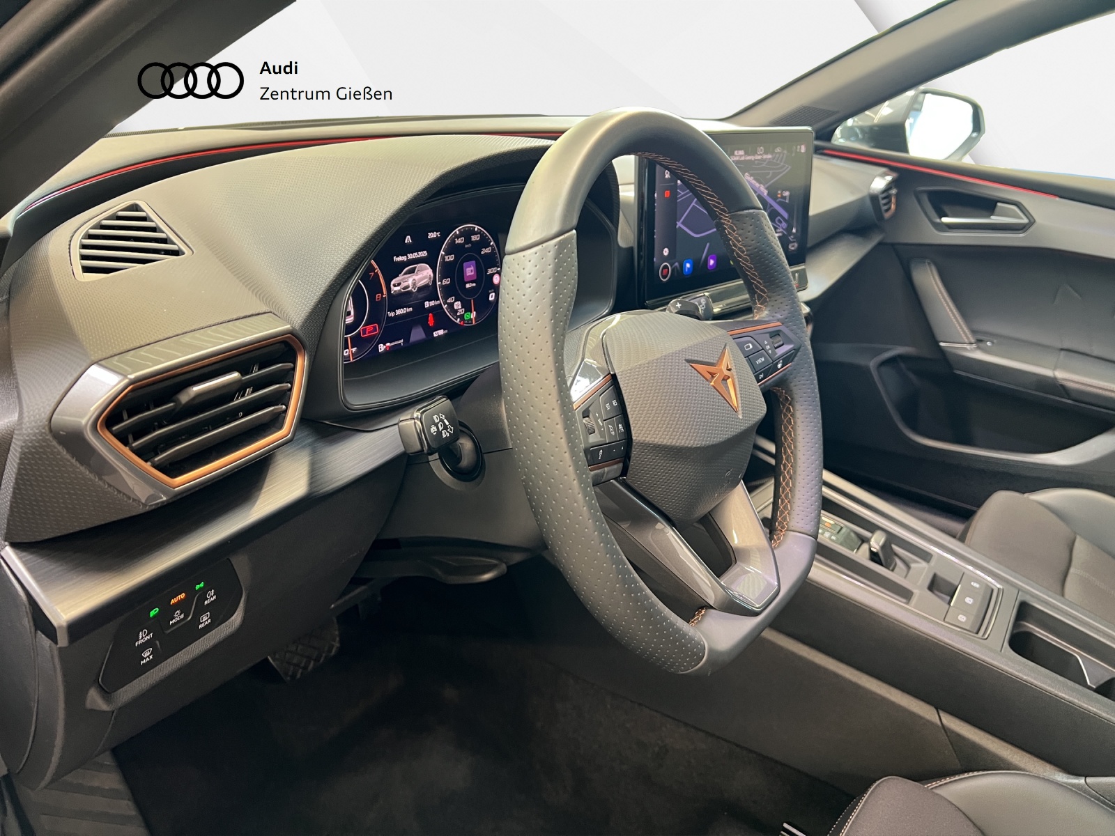 Leon Sportstourer 2.0 TSI DSG Navi ACC Vision Plus