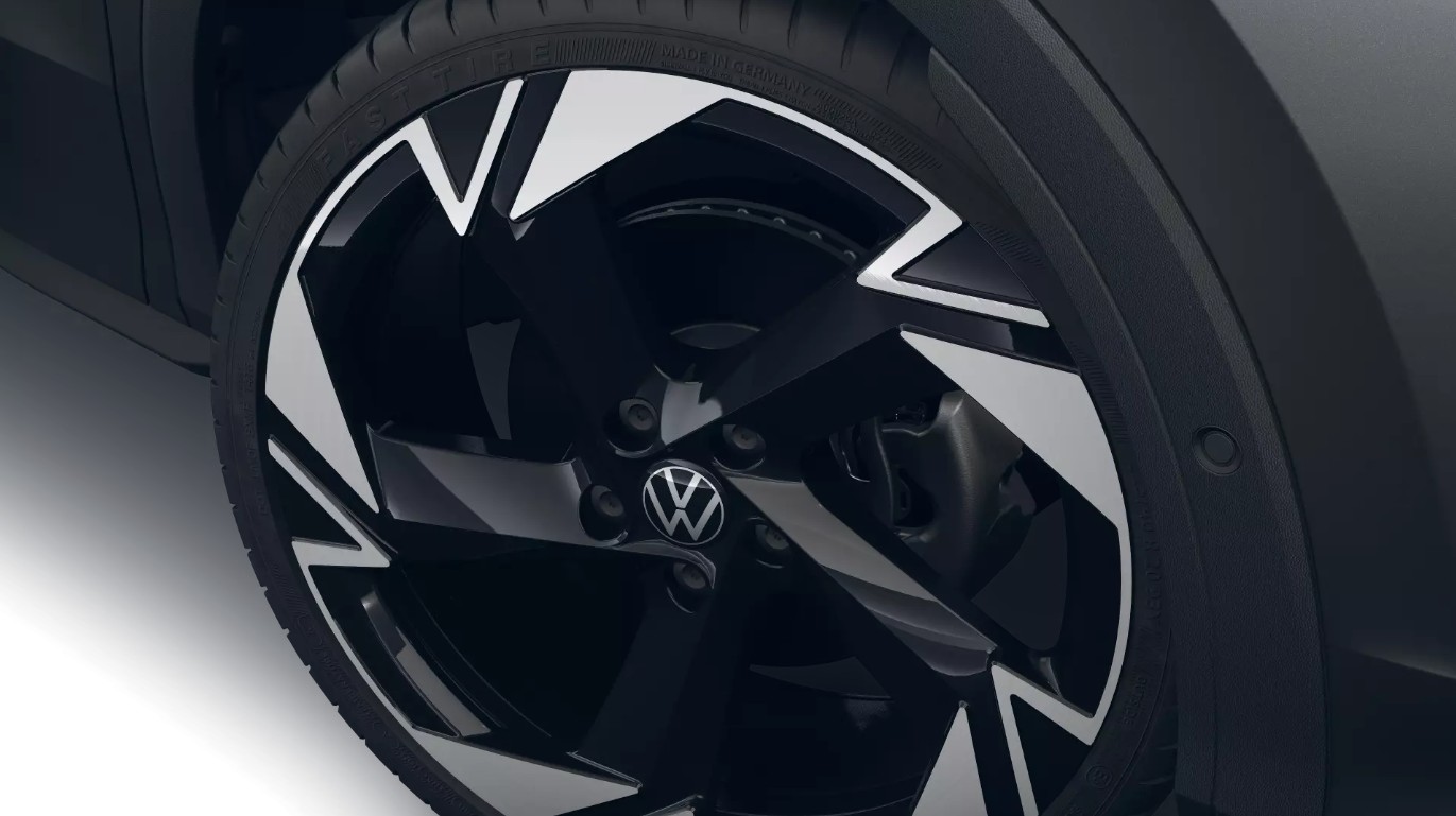 T-Roc R-Line 1.5 l eTSI 110 kW DSG UPE 49135 Black Style, Keyless Access, AHK