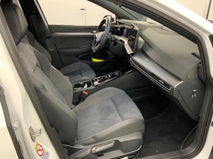 Golf 8 eTSI DSG Edition 50 IQ-Light Pano HeadUp