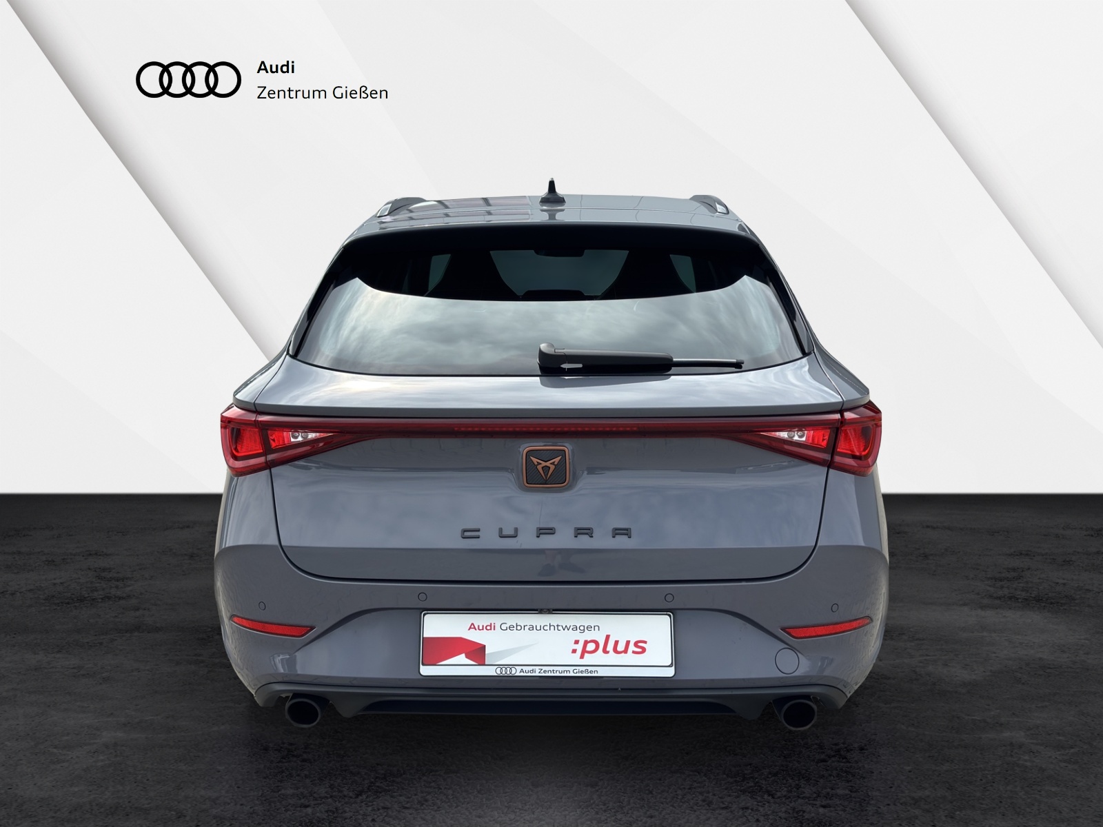 Leon Sportstourer 2.0 TSI DSG ACC DCC BEATS NAVI LED