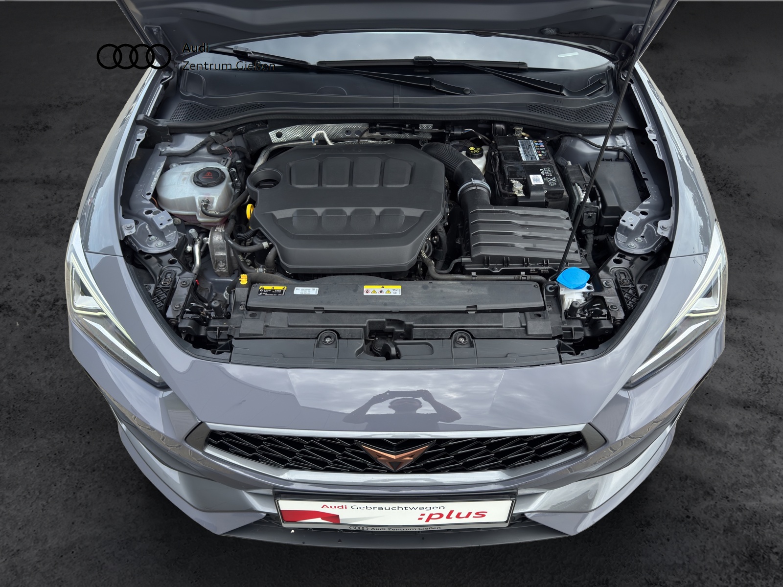 Leon Sportstourer 2.0 TSI DSG ACC DCC BEATS NAVI LED