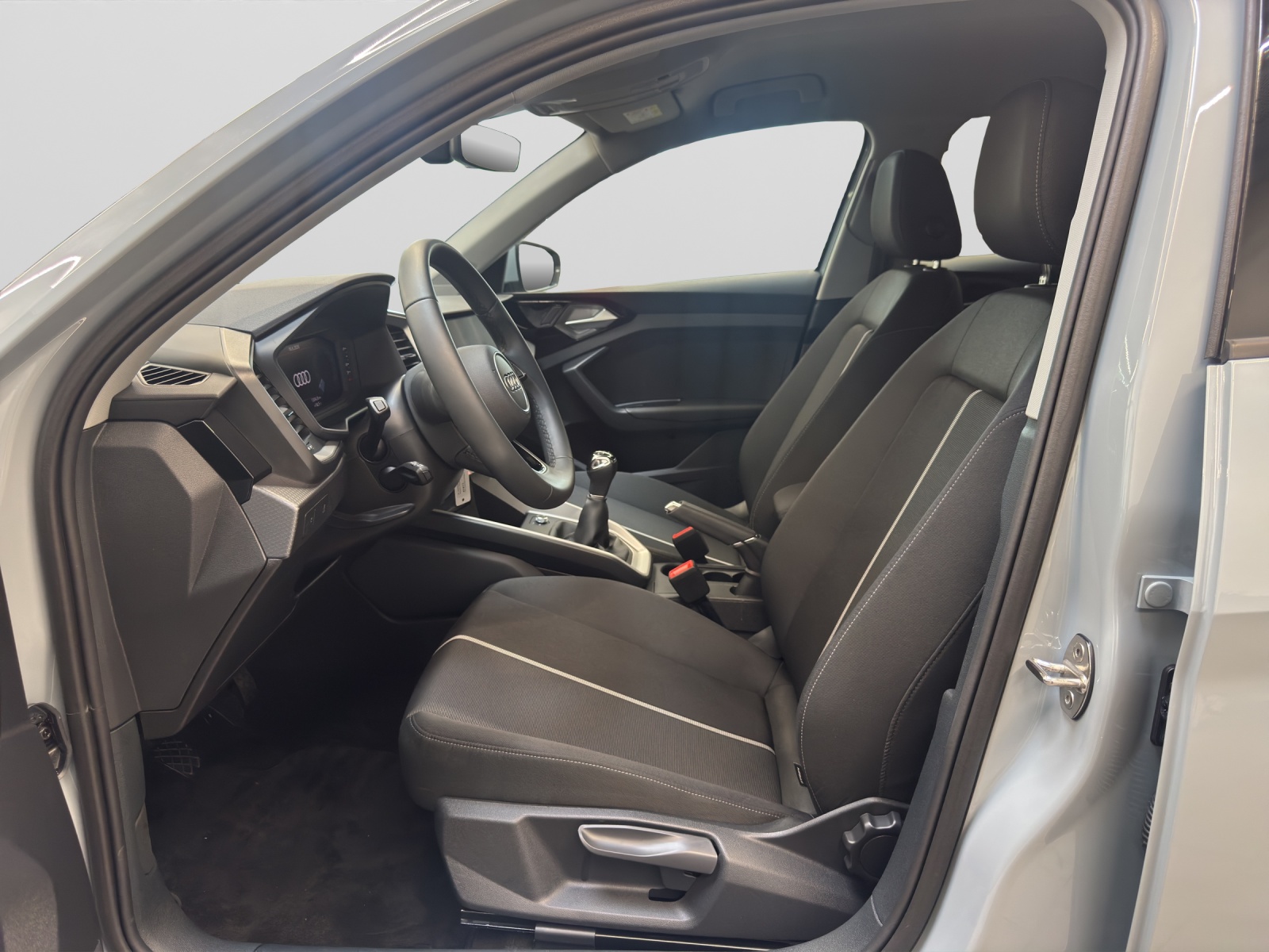 A1 Sportback 30 TFSI advanced LED smartphone interface