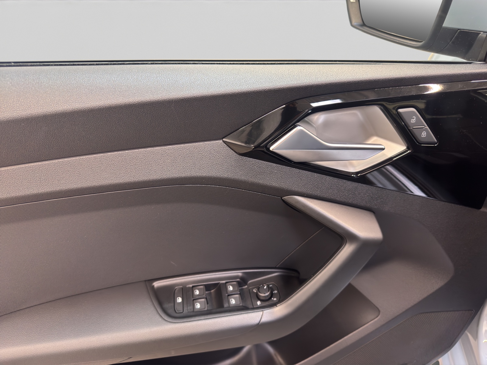 A1 Sportback 30 TFSI advanced LED smartphone interface