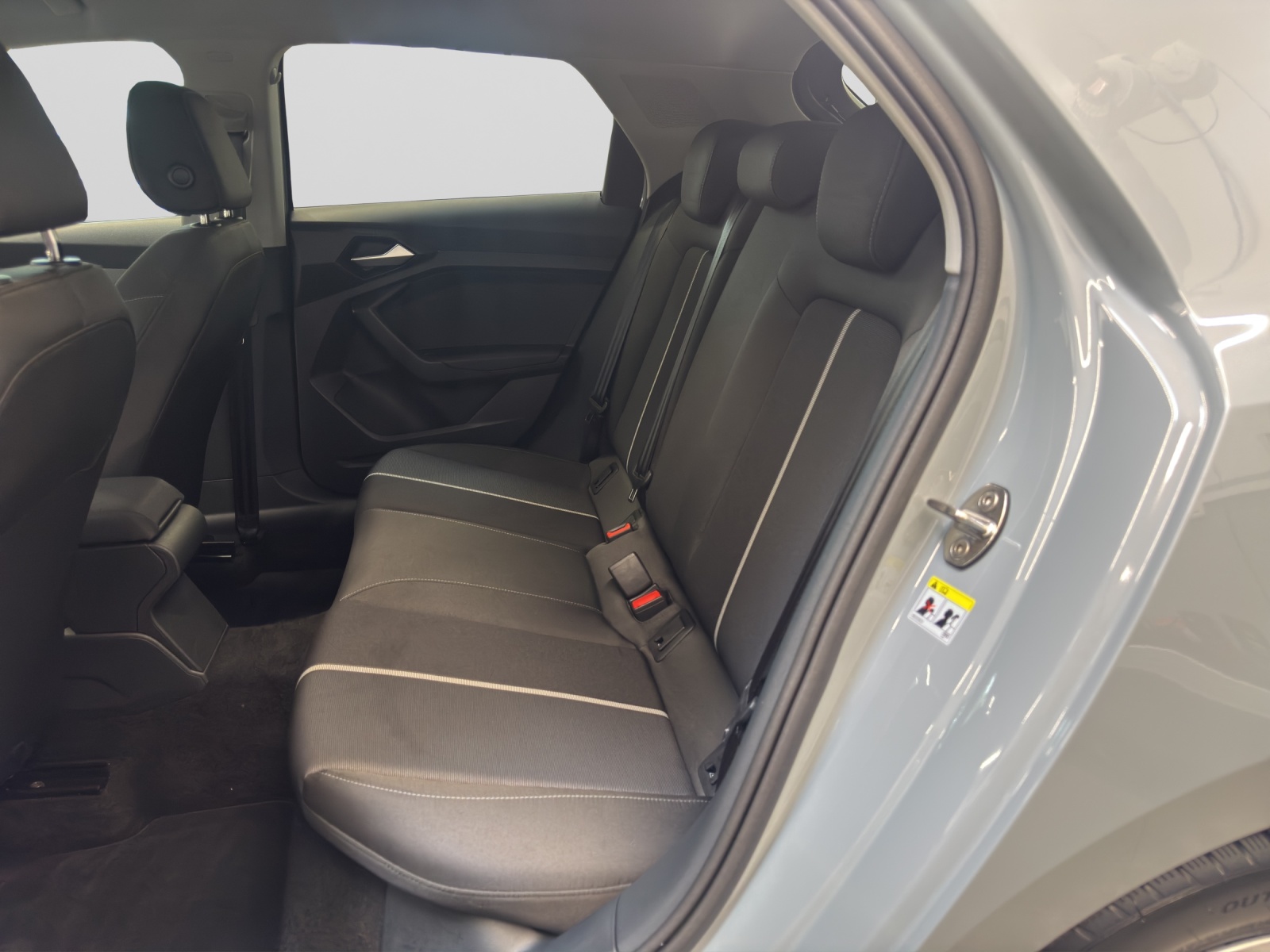 A1 Sportback 30 TFSI advanced LED smartphone interface