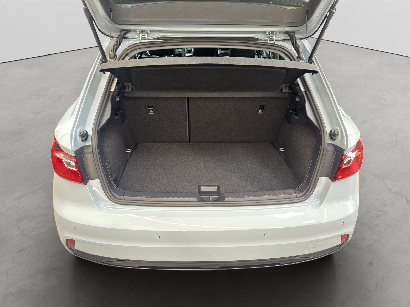 A1 Sportback 30 TFSI advanced LED smartphone interface