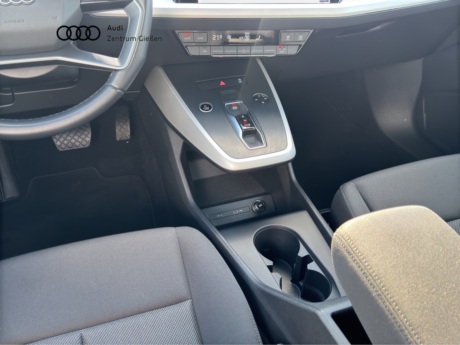 Q4 e-tron 35 basis MMI Navigation plus LED
