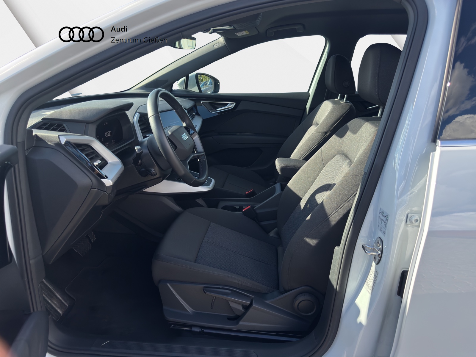 Q4 e-tron 35 basis MMI Navigation plus LED