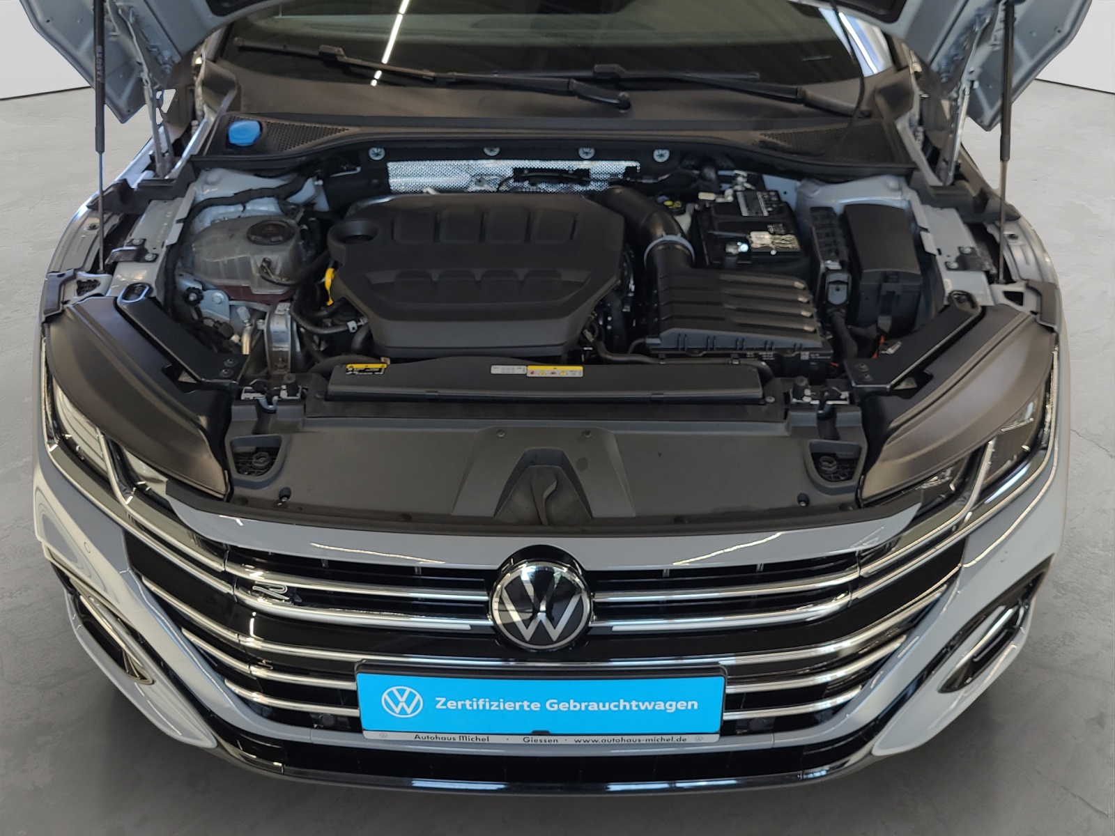 Arteon TSI DSG 4Motion R-Line IQ-Light Leder DCC Navi Alu-20Zoll