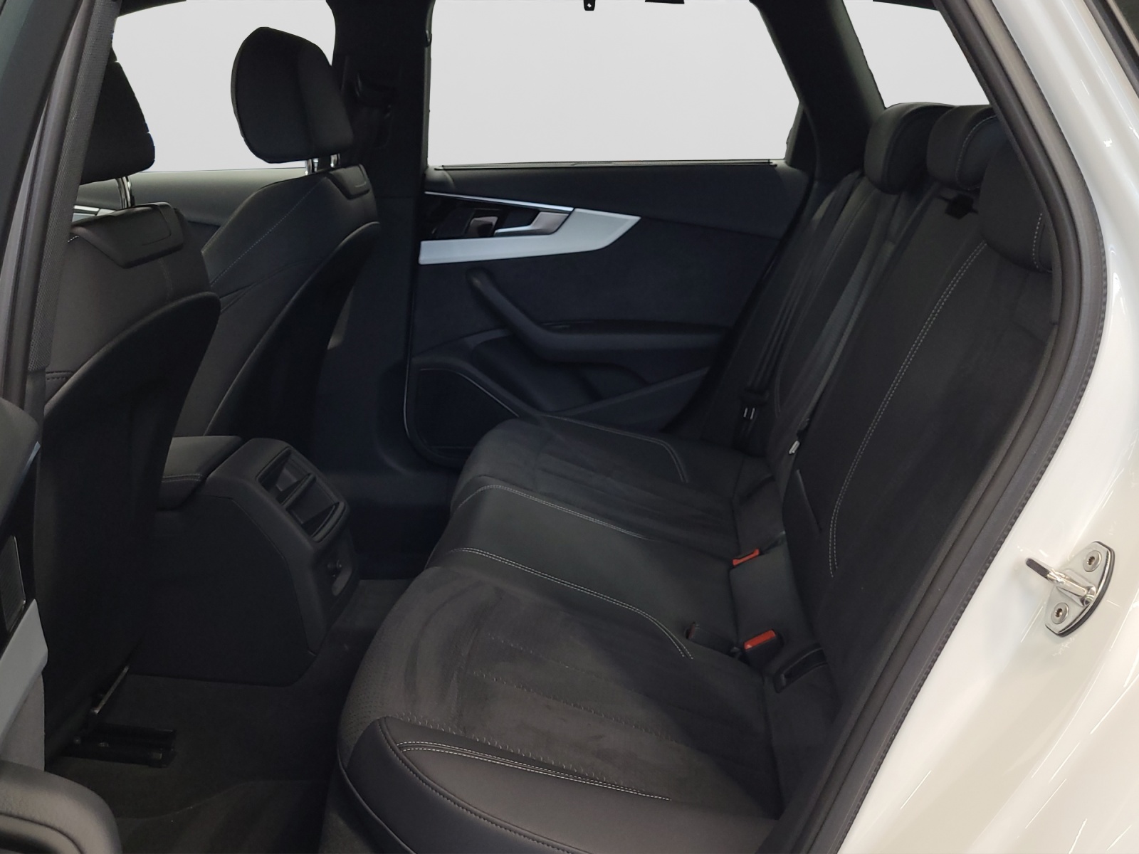 A4 Avant 40 TFSI quattro S line Black B&O Matrix-LED Navi