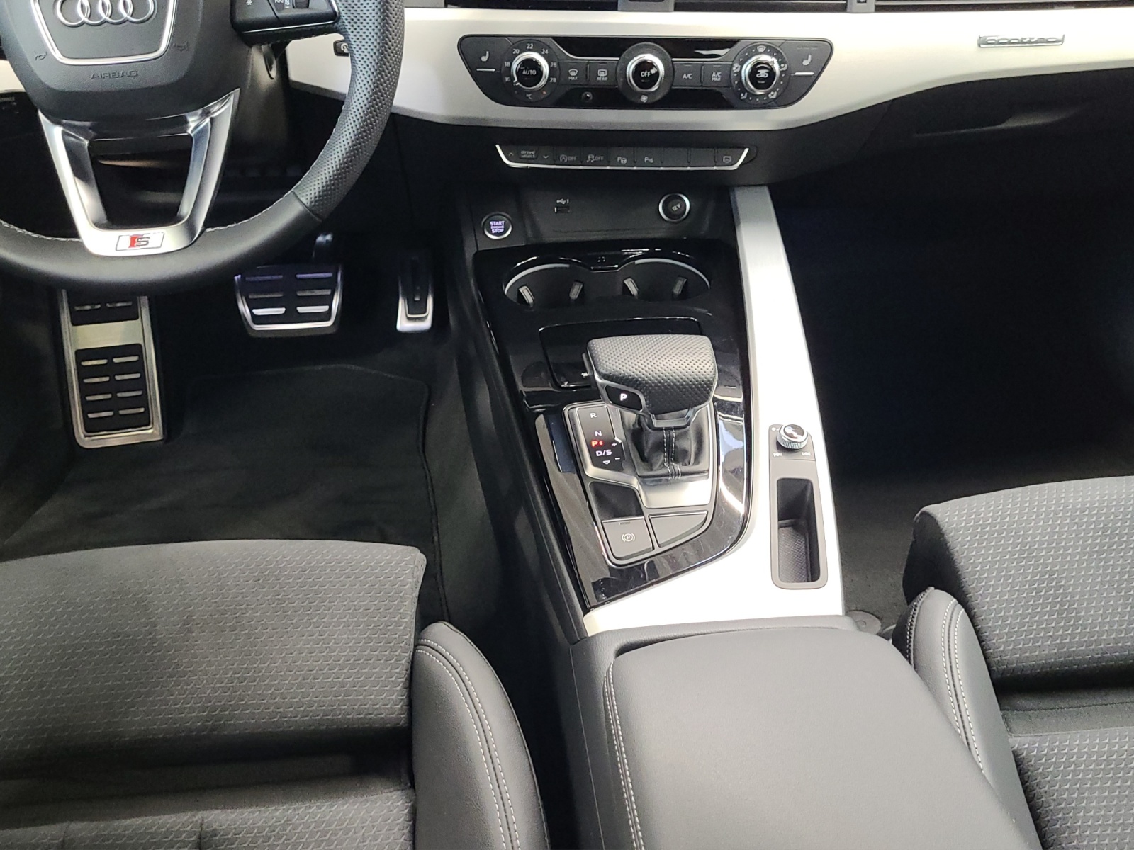 A4 Avant 40 TFSI quattro S line Black B&O Matrix-LED Navi