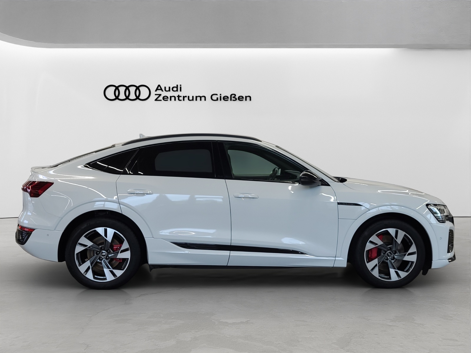 Q8 e-tron Sportback 55 quattro S line Black HuD Matrix-LED Navi