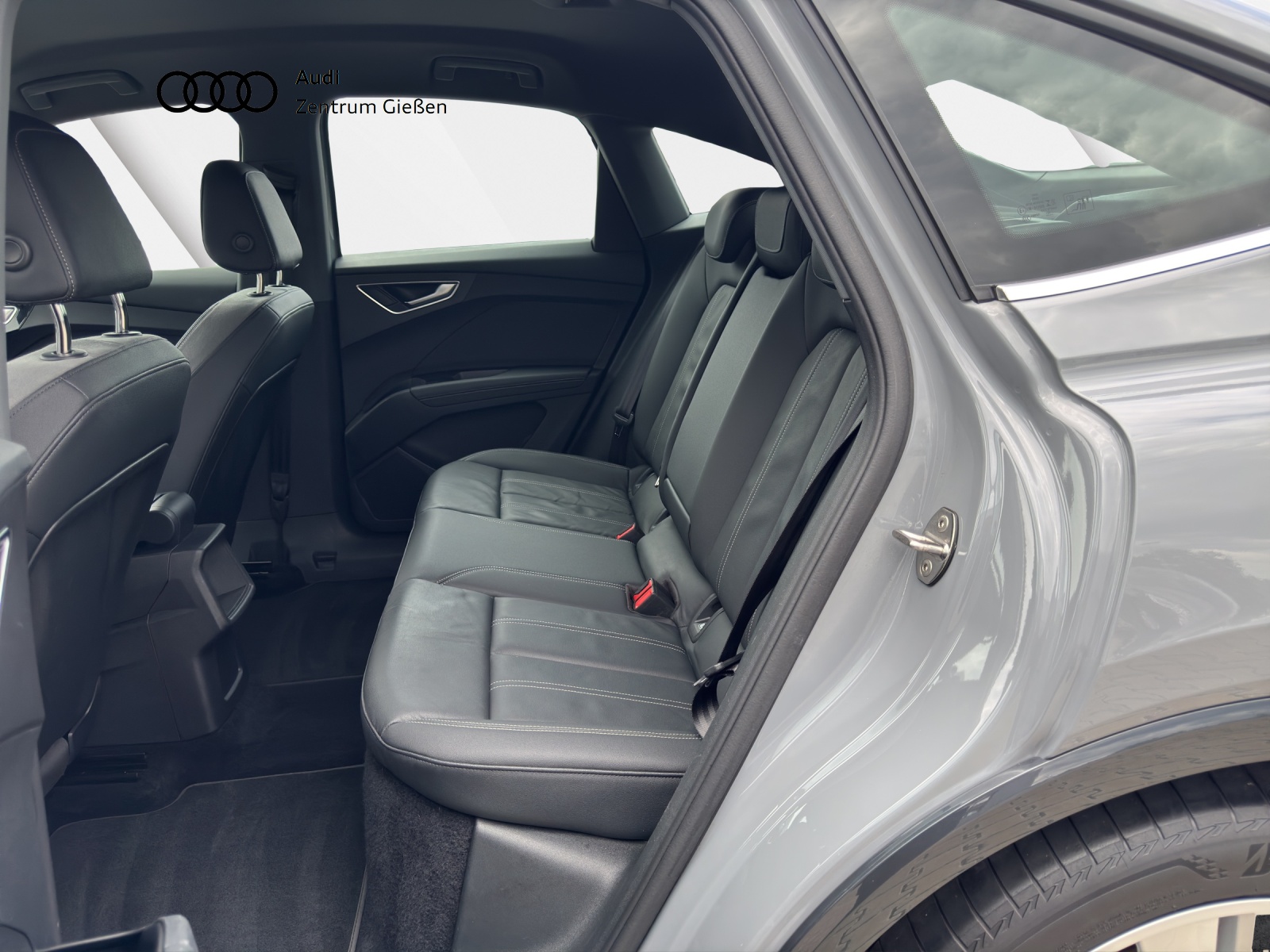 Q4 e-tron Sportback 40 S line AHK Navi Assistenzpaket