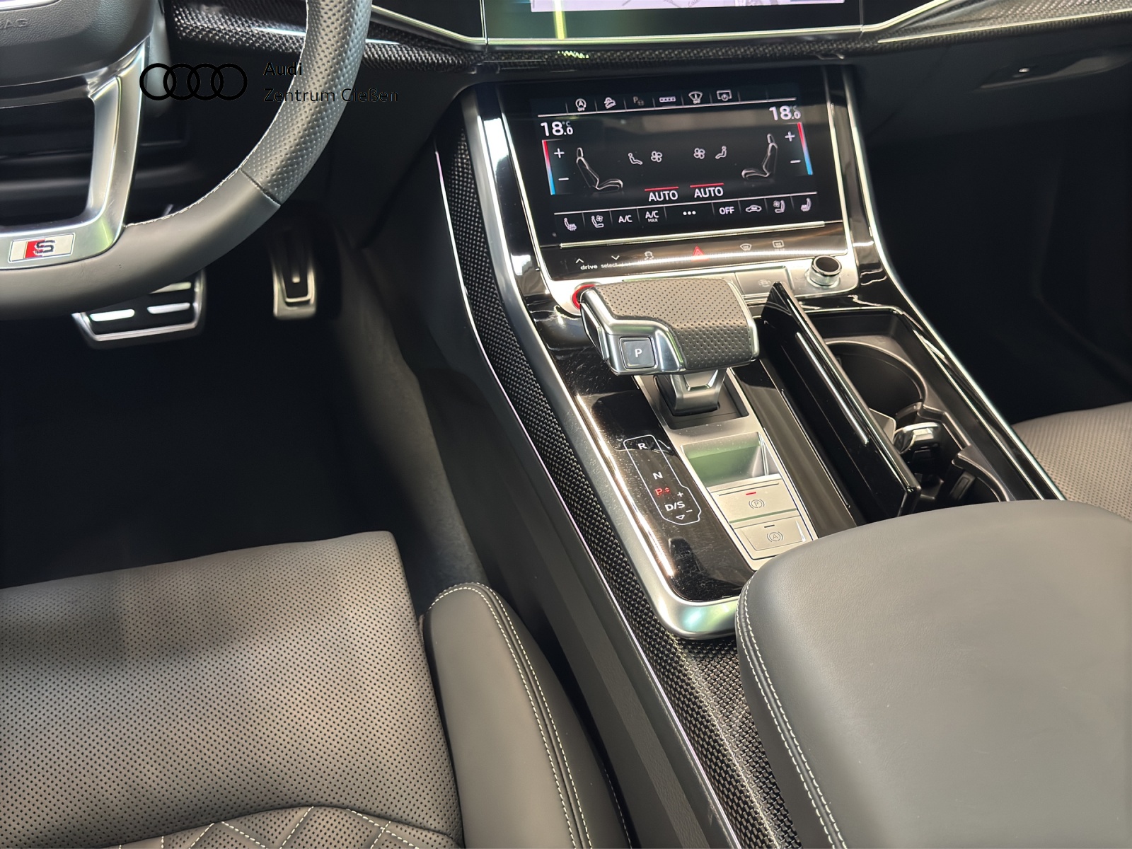 SQ8 4.0 TFSI quattro Black B&O HuD MATRIX PANO