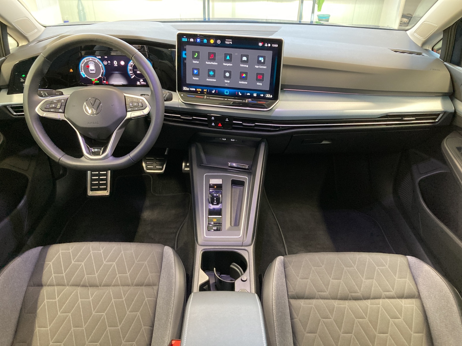 Golf 8 Variant eTSI DSG Goal LED-Plus Navi AHK TravelAssist