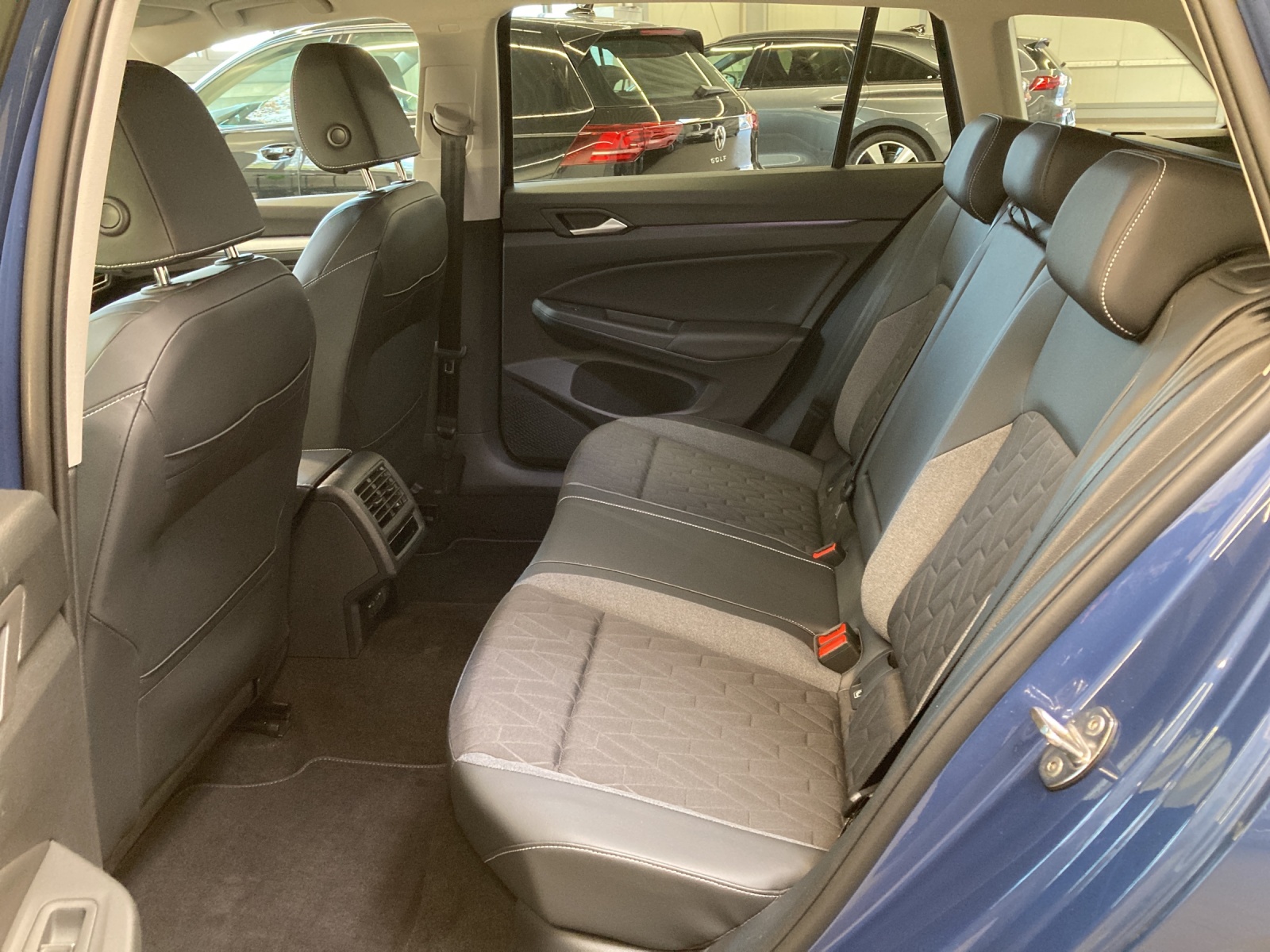 Golf 8 Variant eTSI DSG Goal LED-Plus Navi AHK TravelAssist