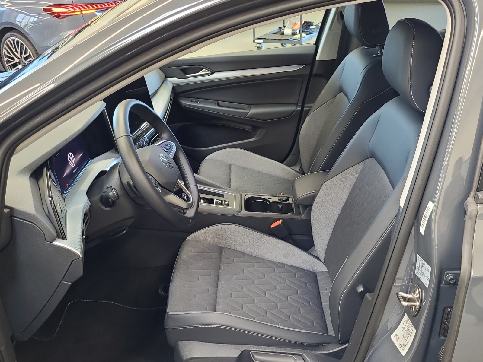 Golf 8 eTSI DSG Goal LED-Plus Navi AHK Kamera