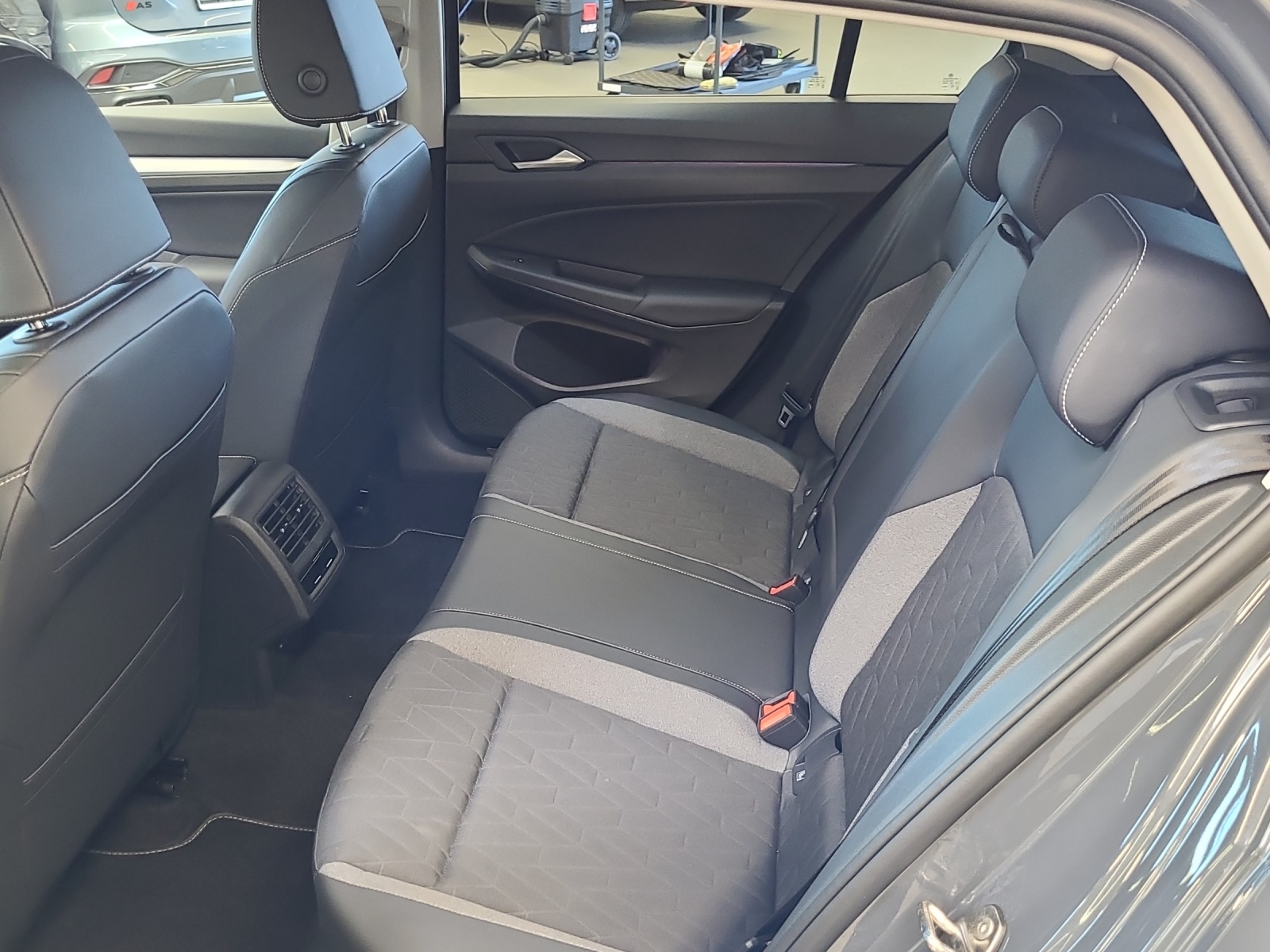 Golf 8 eTSI DSG Goal LED-Plus Navi AHK Kamera