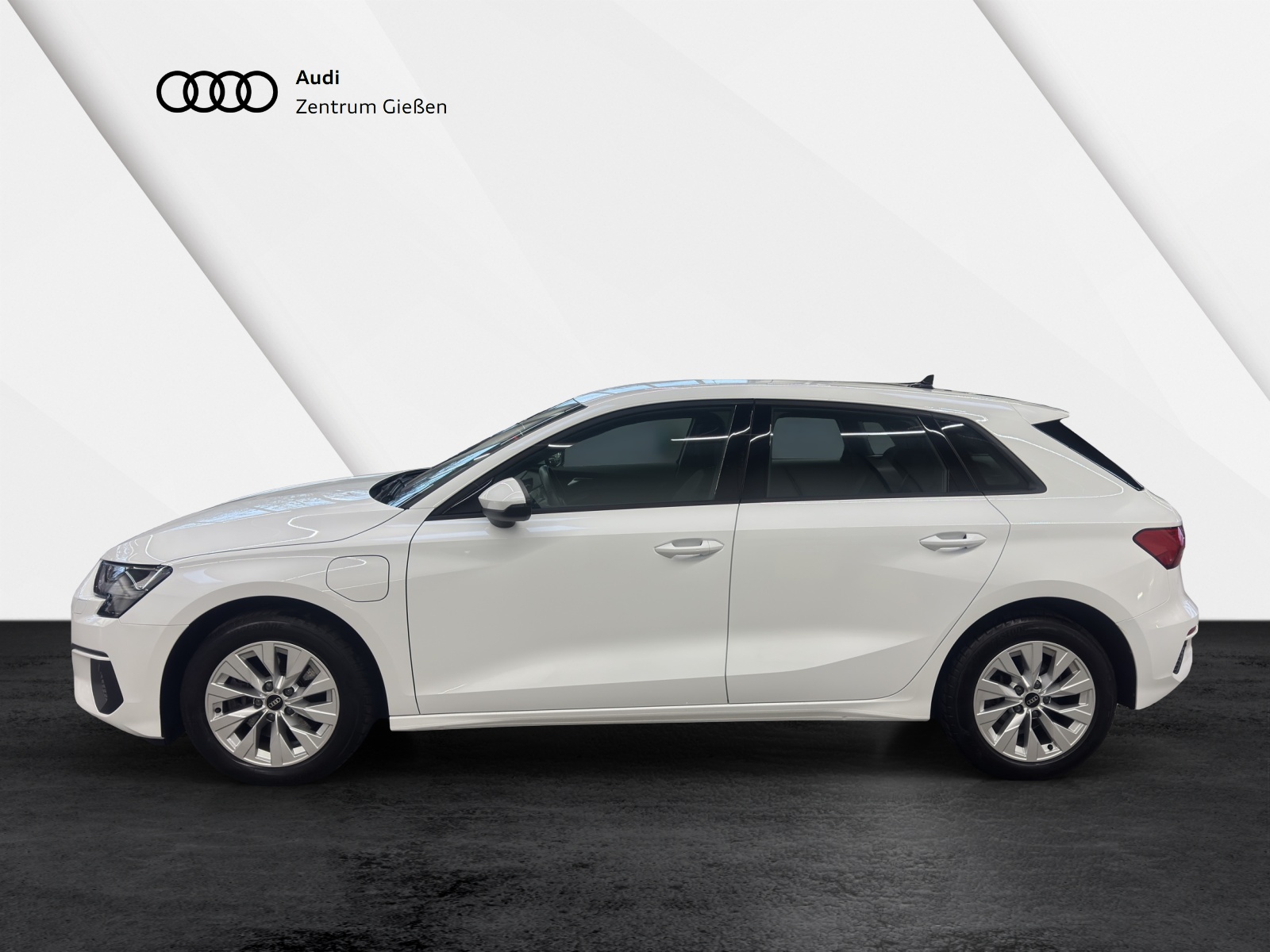 A3 Sportback 40 TFSI e basis B&O smartphine interface