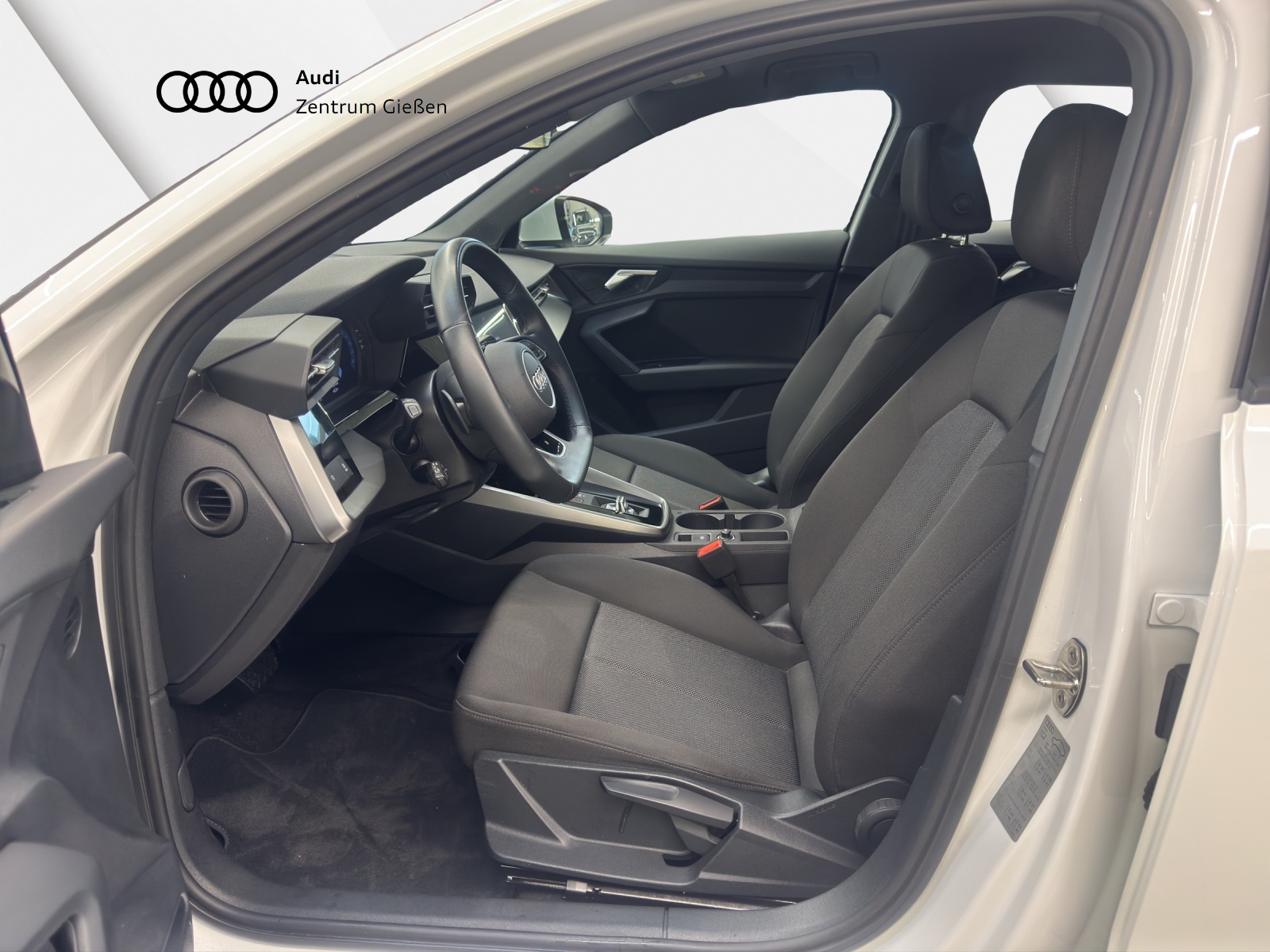 A3 Sportback 40 TFSI e basis B&O smartphine interface