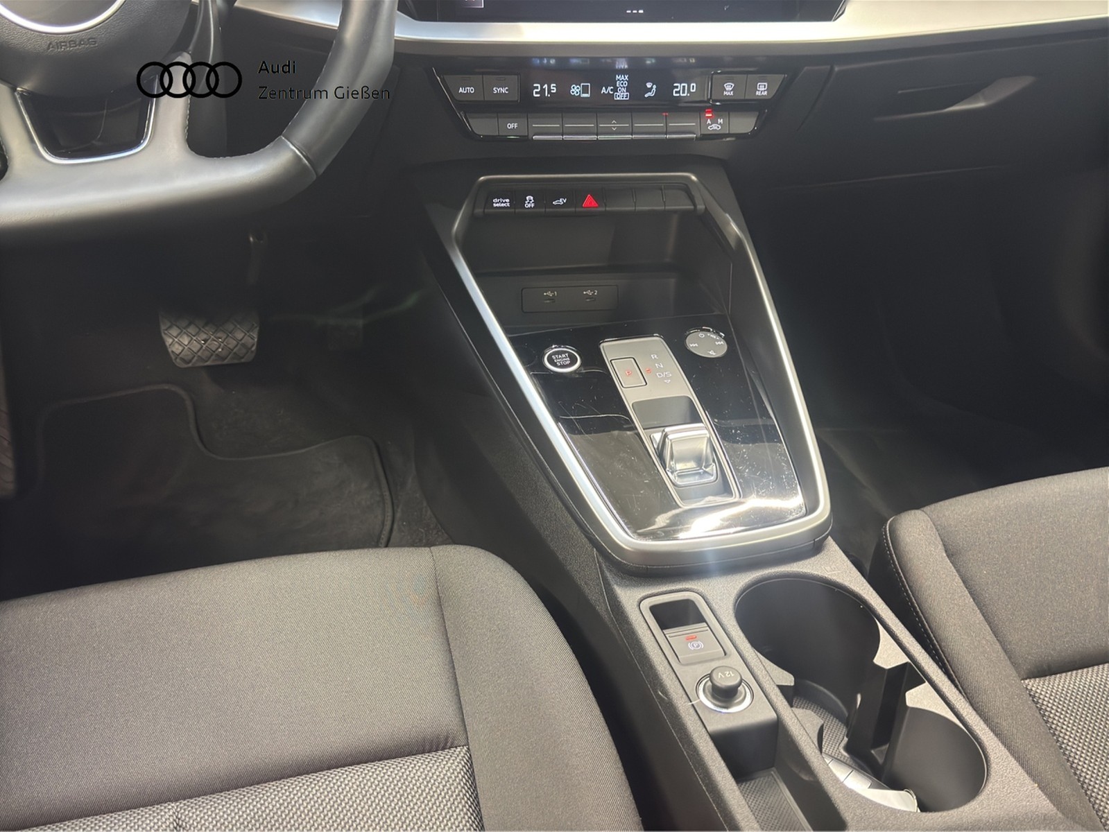 A3 Sportback 40 TFSI e basis B&O smartphine interface