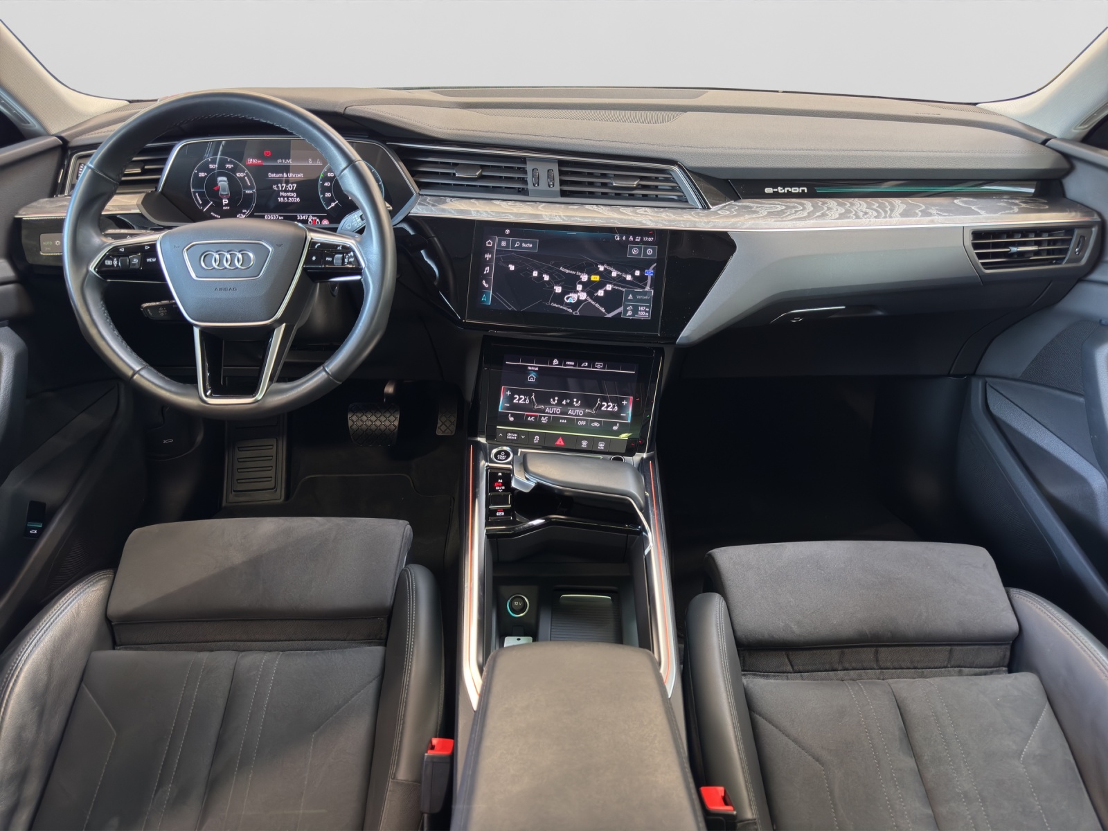 e-tron 55 quattro advanced black AHK Pano Matrix-LED