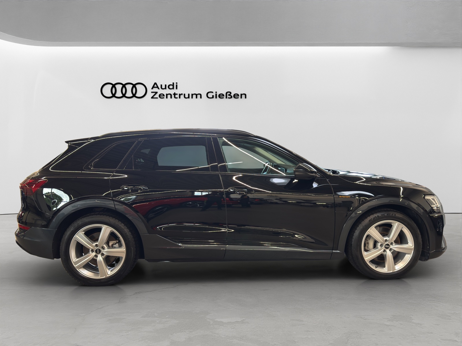 e-tron 55 quattro advanced black AHK Pano Matrix-LED