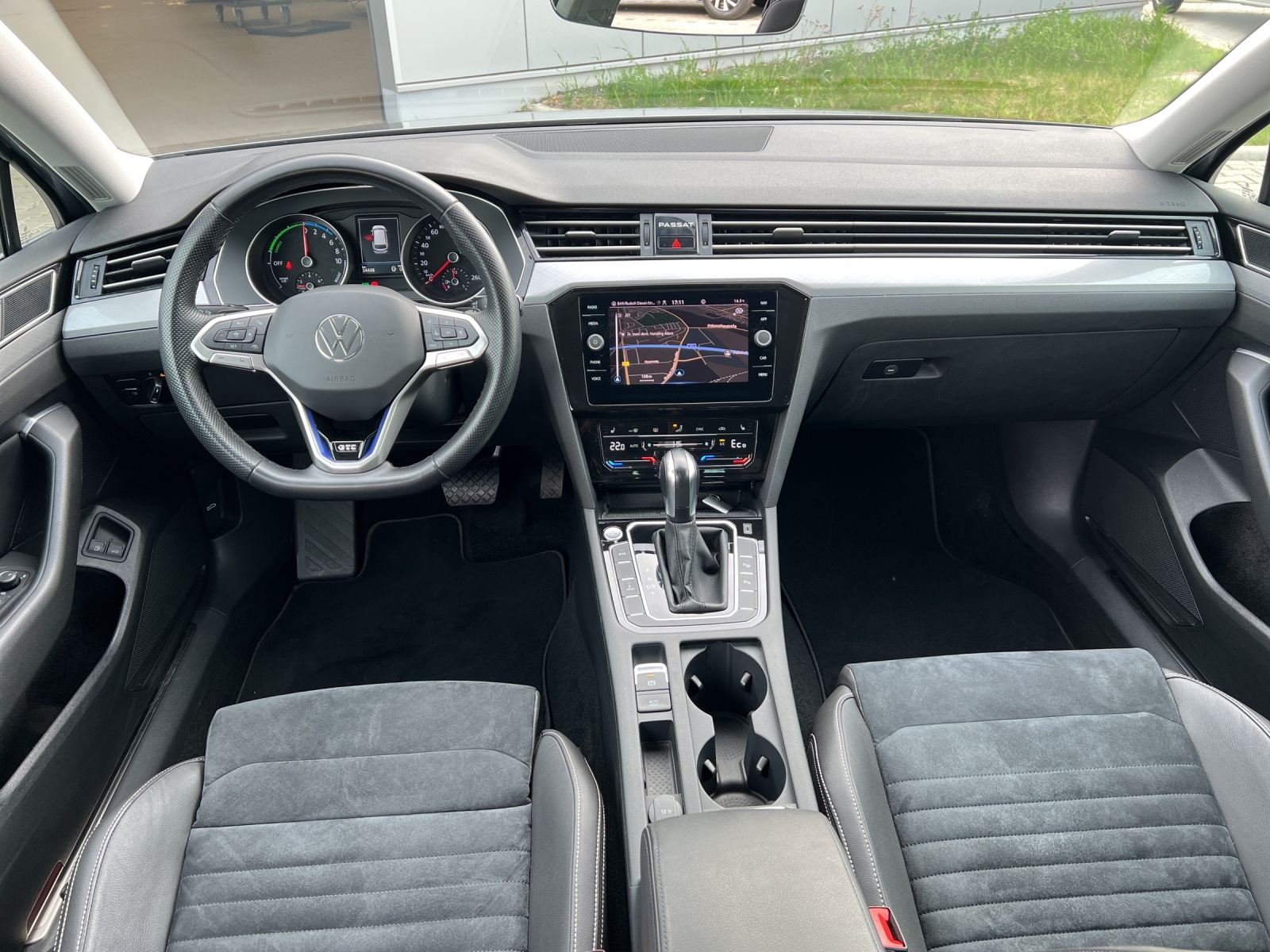 Passat Variant TSI Plug-In Hybrid DSG GTE IQ-Light TravelAssist Navi