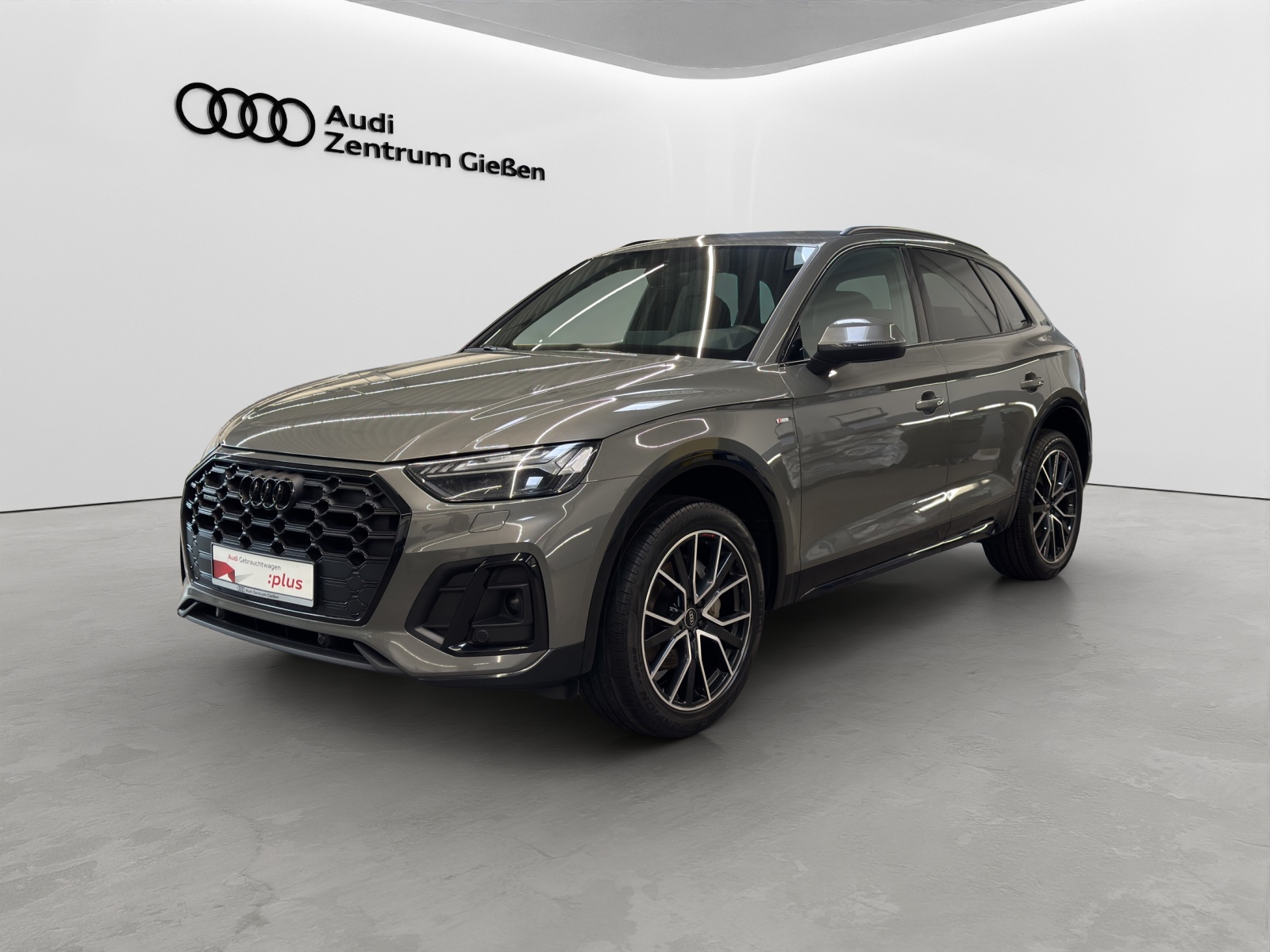 Q5 40 TDI quattro S line competition Black AHK Matrix-LED Standheizung