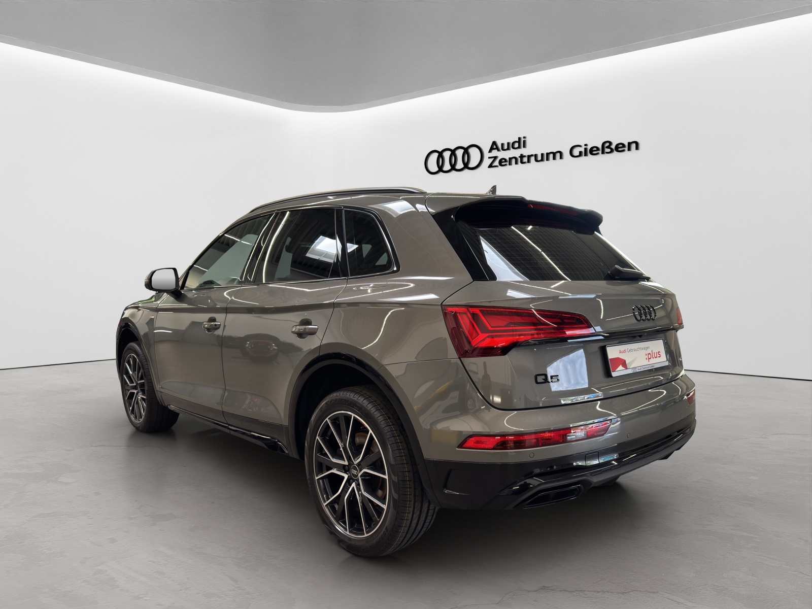 Q5 40 TDI quattro S line competition Black AHK Matrix-LED Standheizung