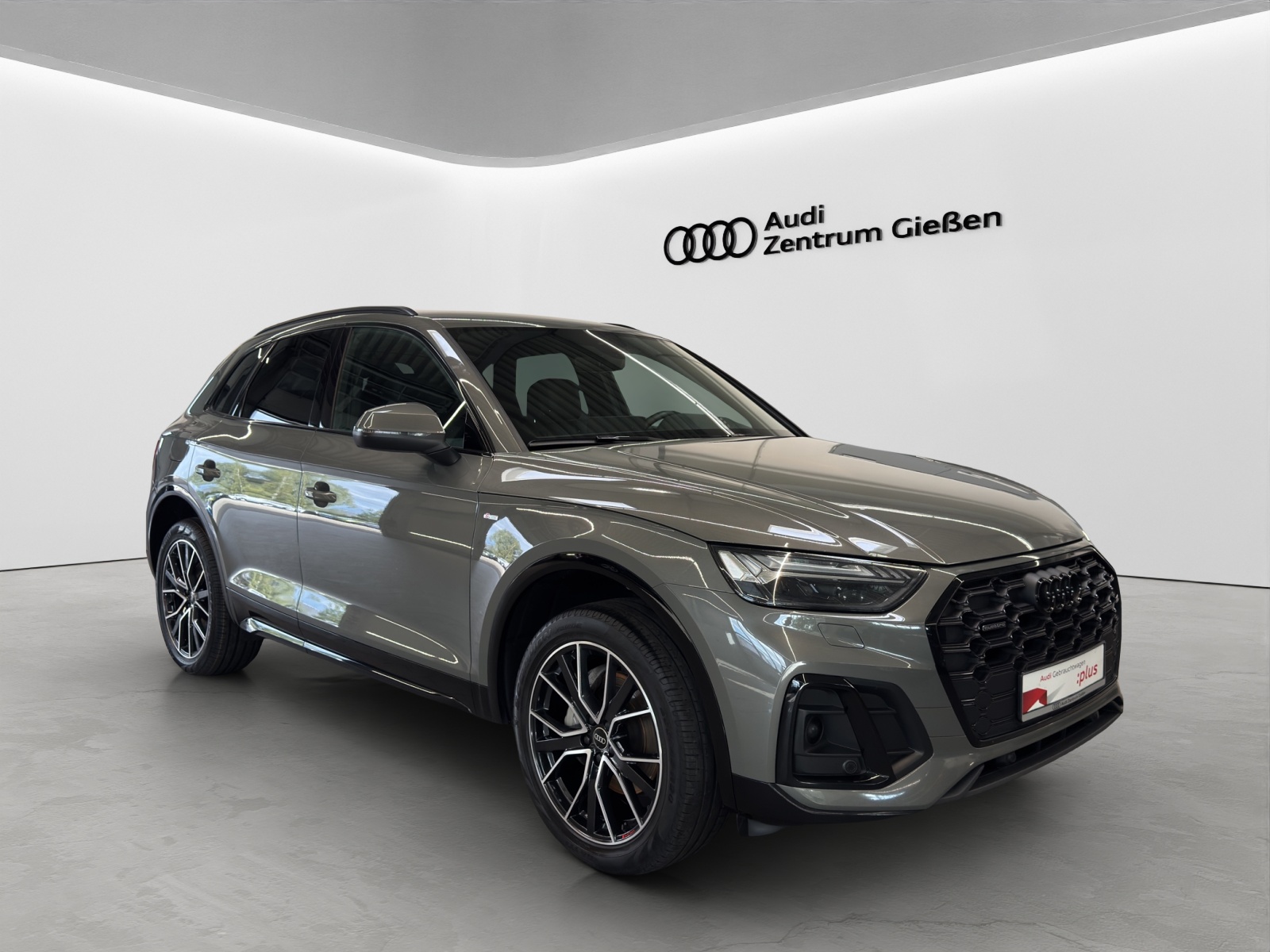Q5 40 TDI quattro S line competition Black AHK Matrix-LED Standheizung