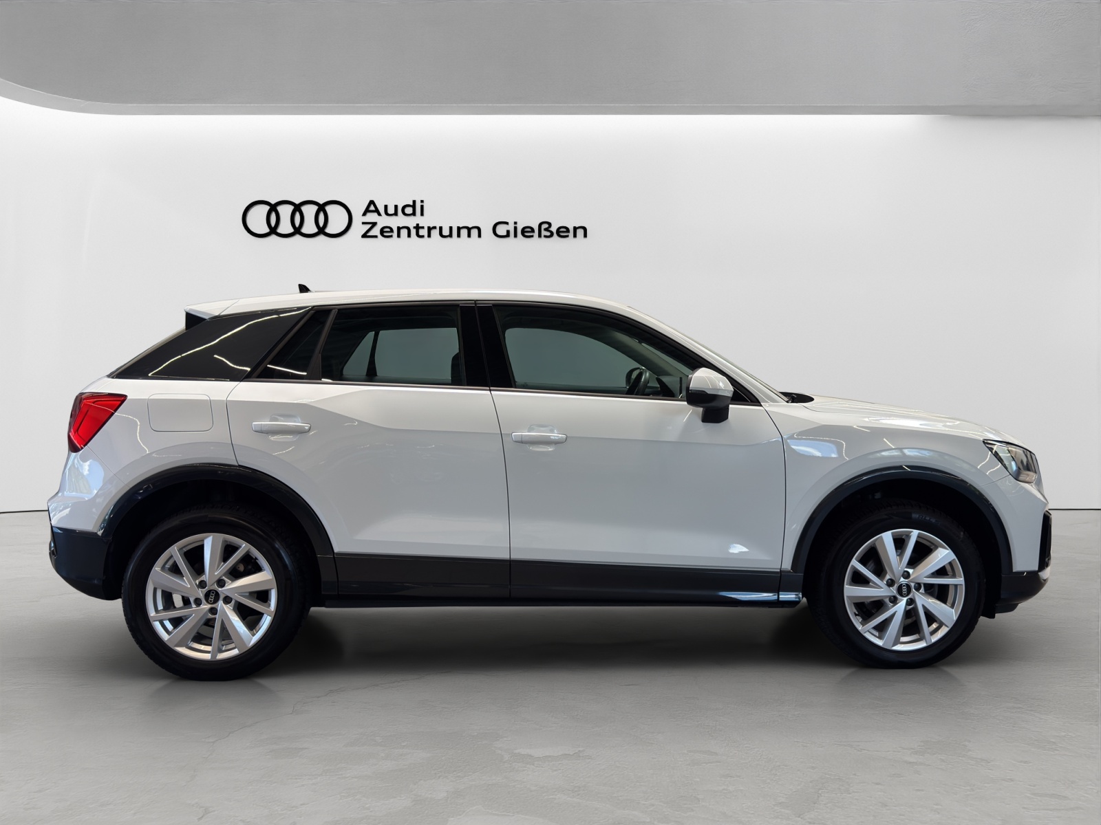 Q2 35 TFSI S-tronic advanced black ACC Navi LED Rückfahrkamera