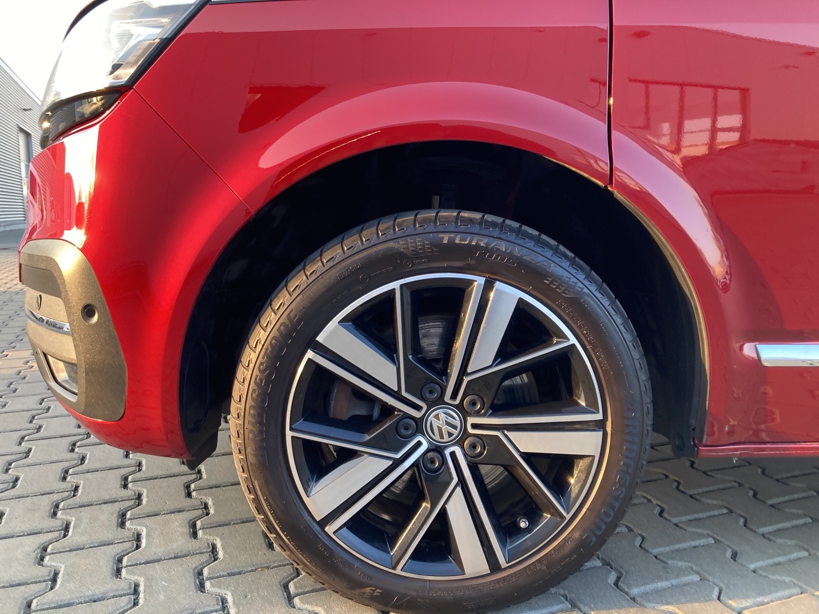 T6 Multivan Generation Six 6.1 2.0 TDI DSG 4 Motion Allrad, Navi Kamera ACC AHK strarr Leder