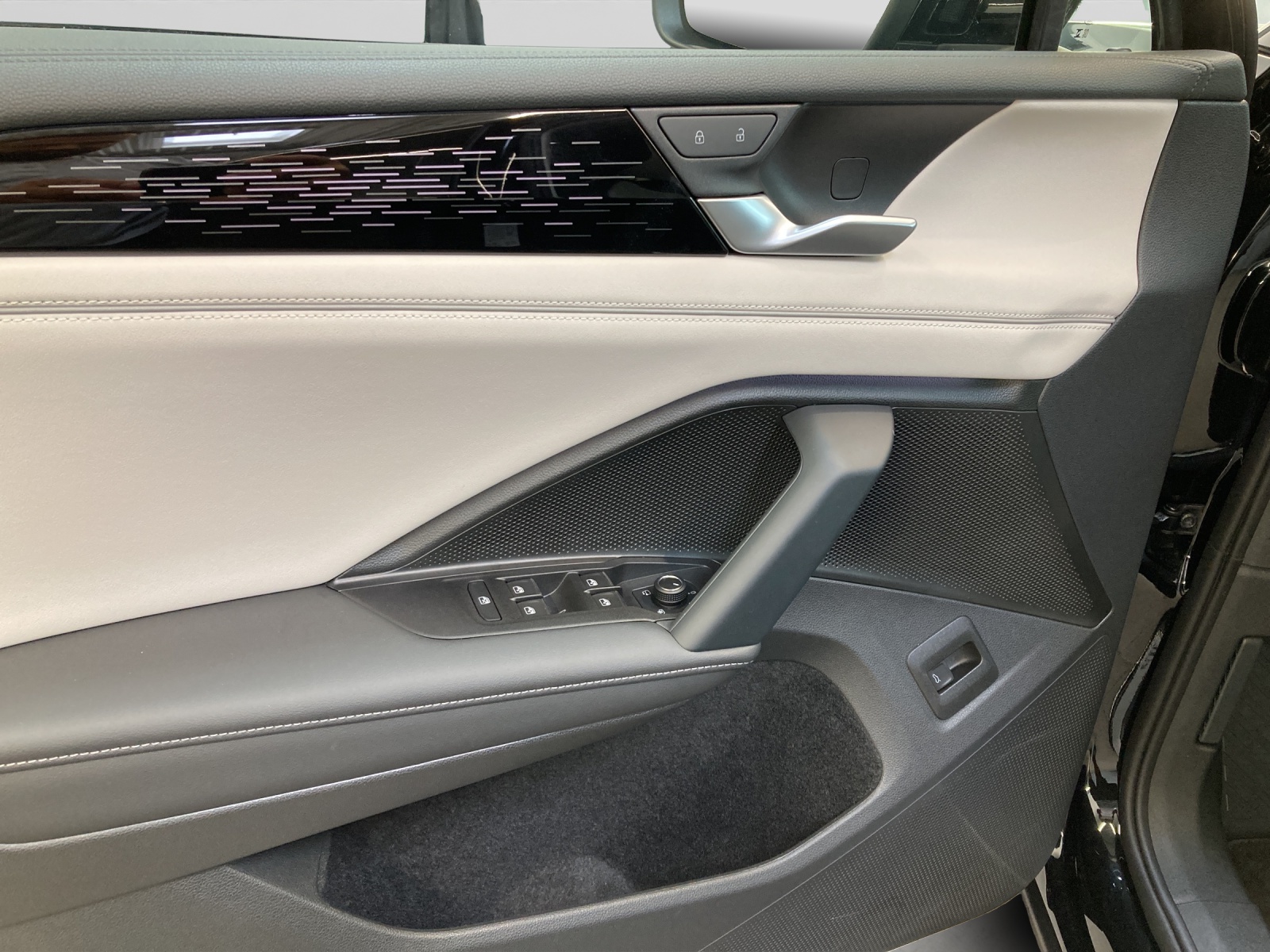 Tiguan TDI DSG Elegance IQ-Light HeadUp AHK