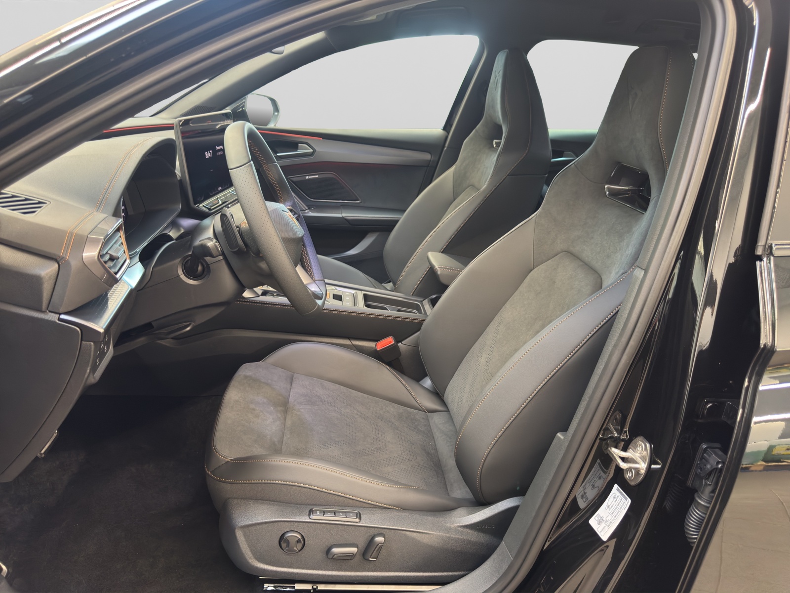 Leon Sportstourer 2.0 TSI 4Drive VZ AHK Sennheiser ACC DCC