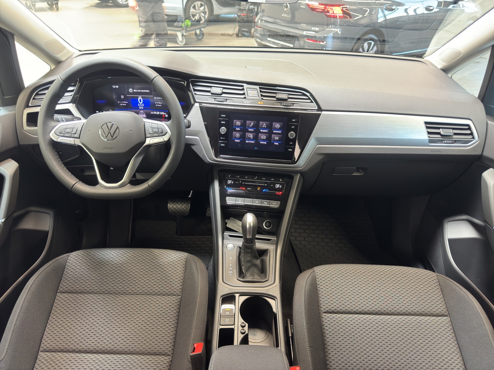 Touran TSI DSG Comfortline 7-Si.ACC LED AHK