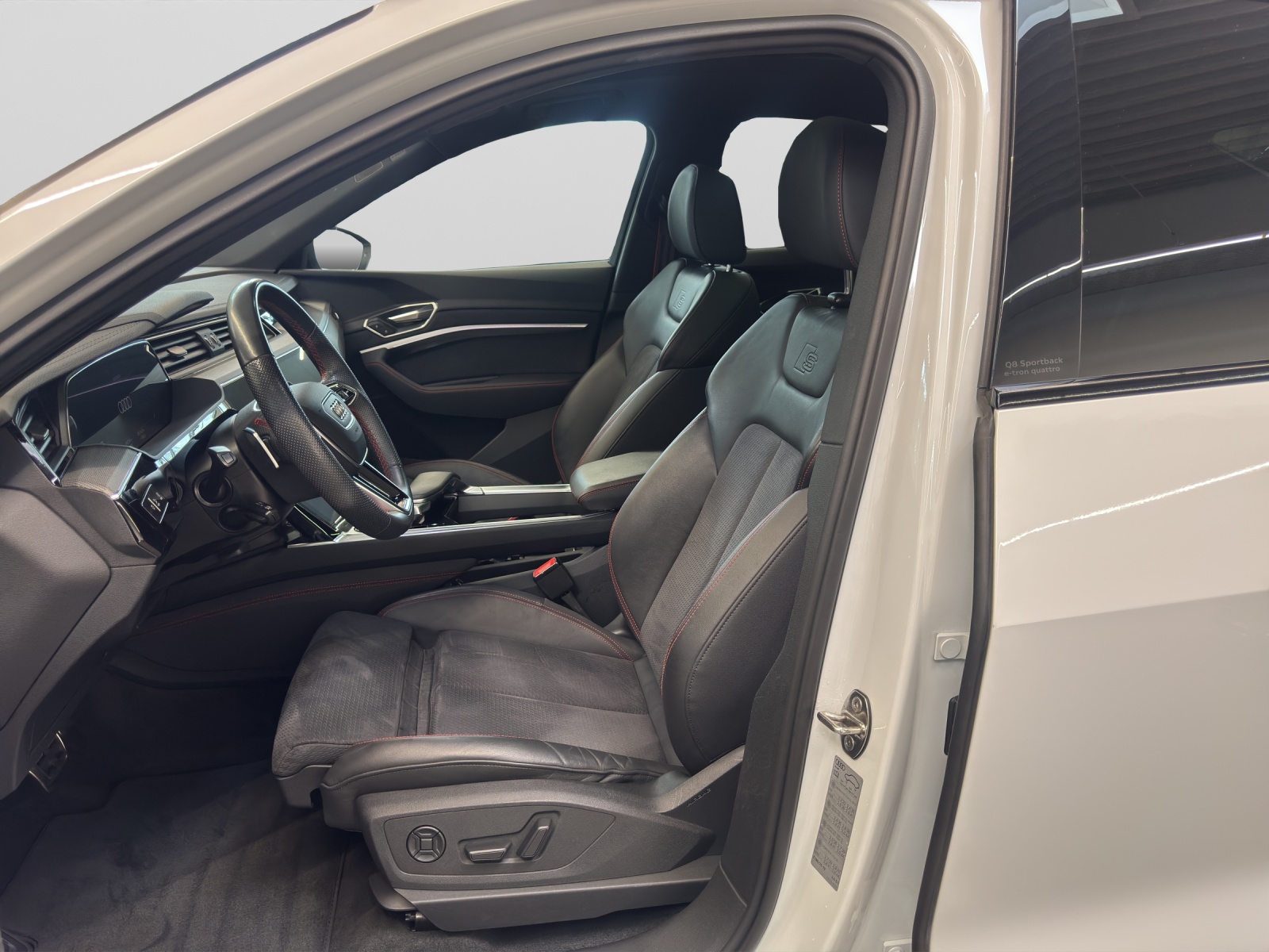Q8 e-tron Sportback 55 quattro S line Black B&O Matrix Pano AHK