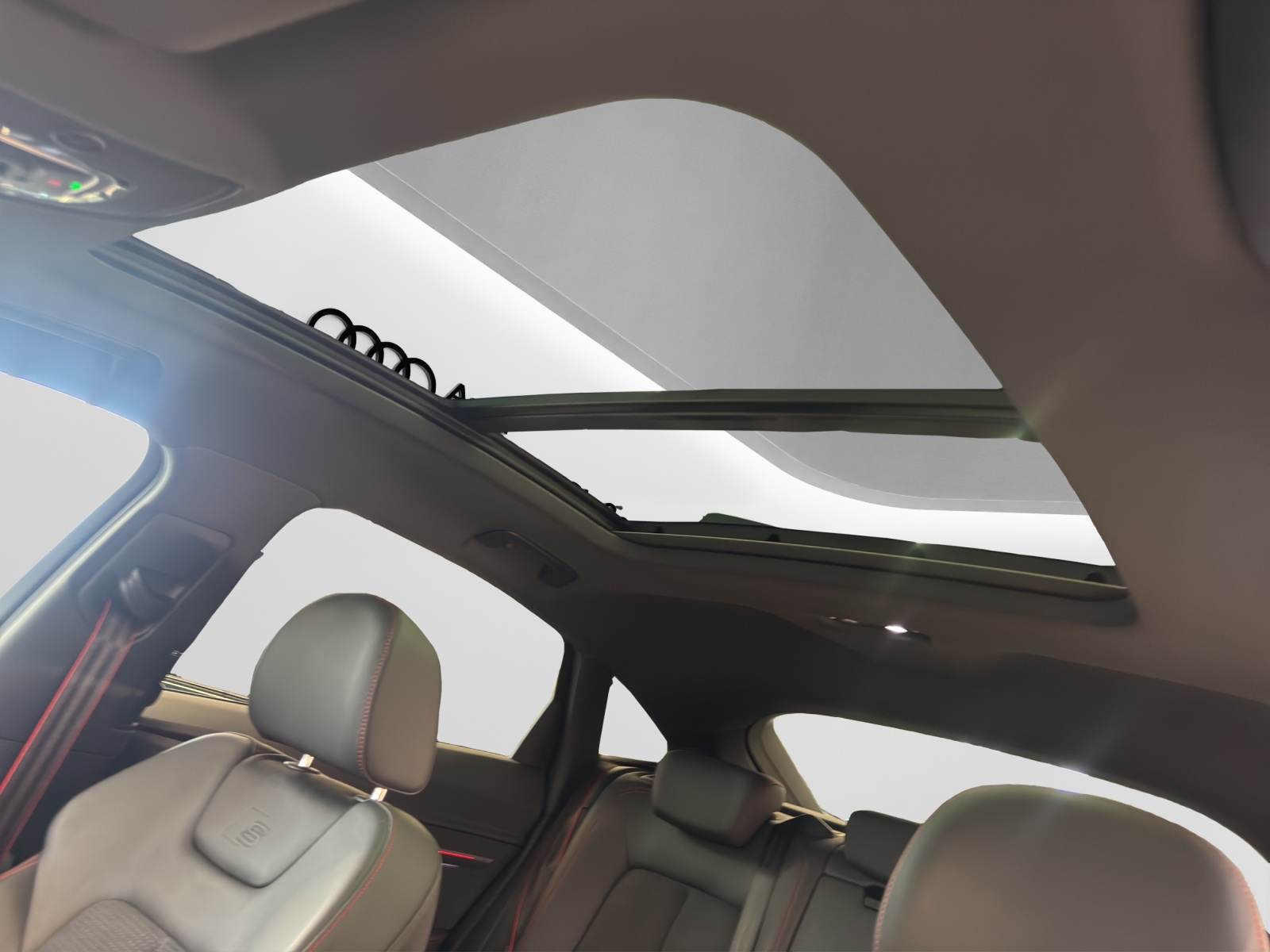 Q8 e-tron Sportback 55 quattro S line Black B&O Matrix Pano AHK