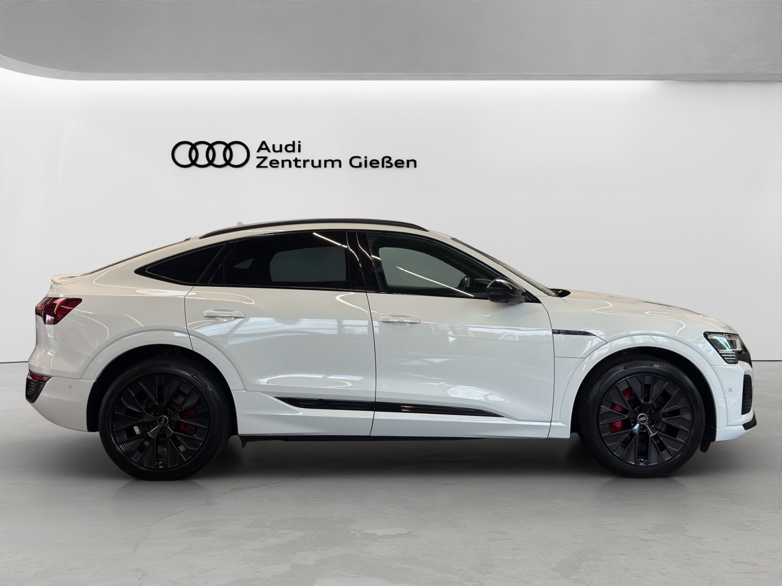 Q8 e-tron Sportback 55 quattro S line Black B&O Matrix Pano AHK