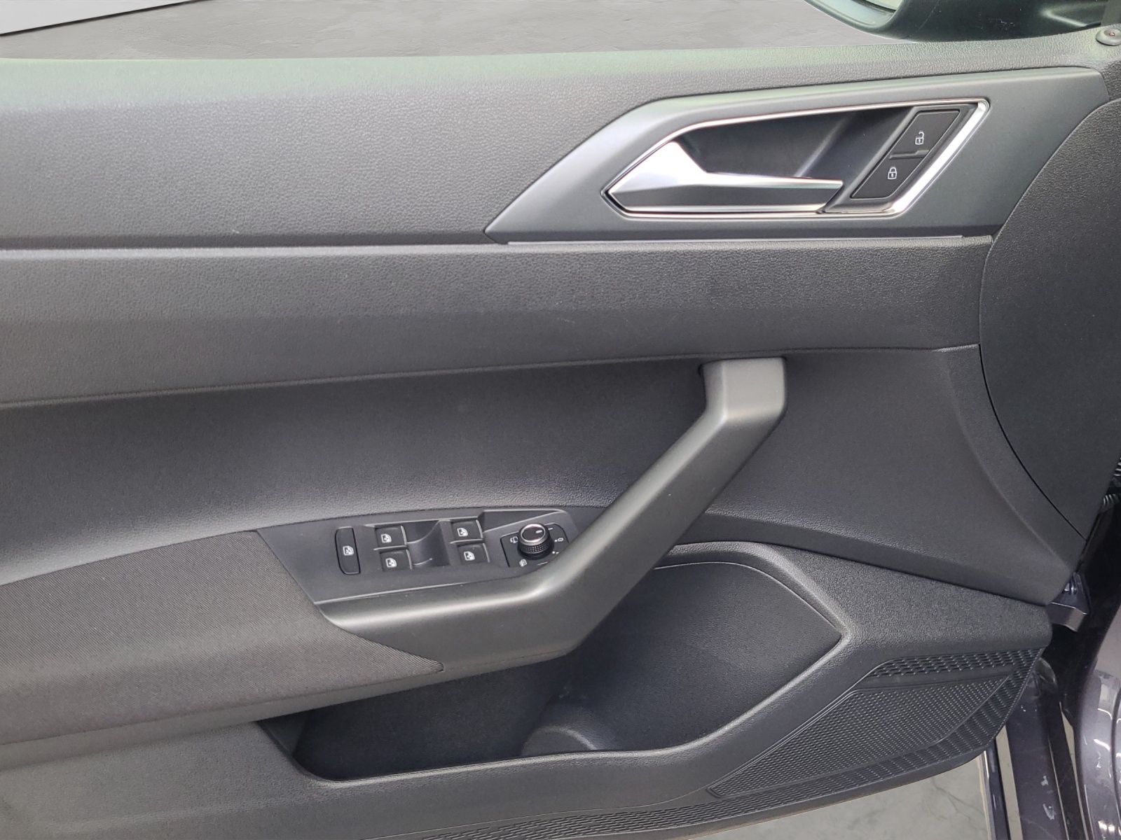Taigo TSI DSG R-Line IQ-Light ACC Navi AHK Kamera