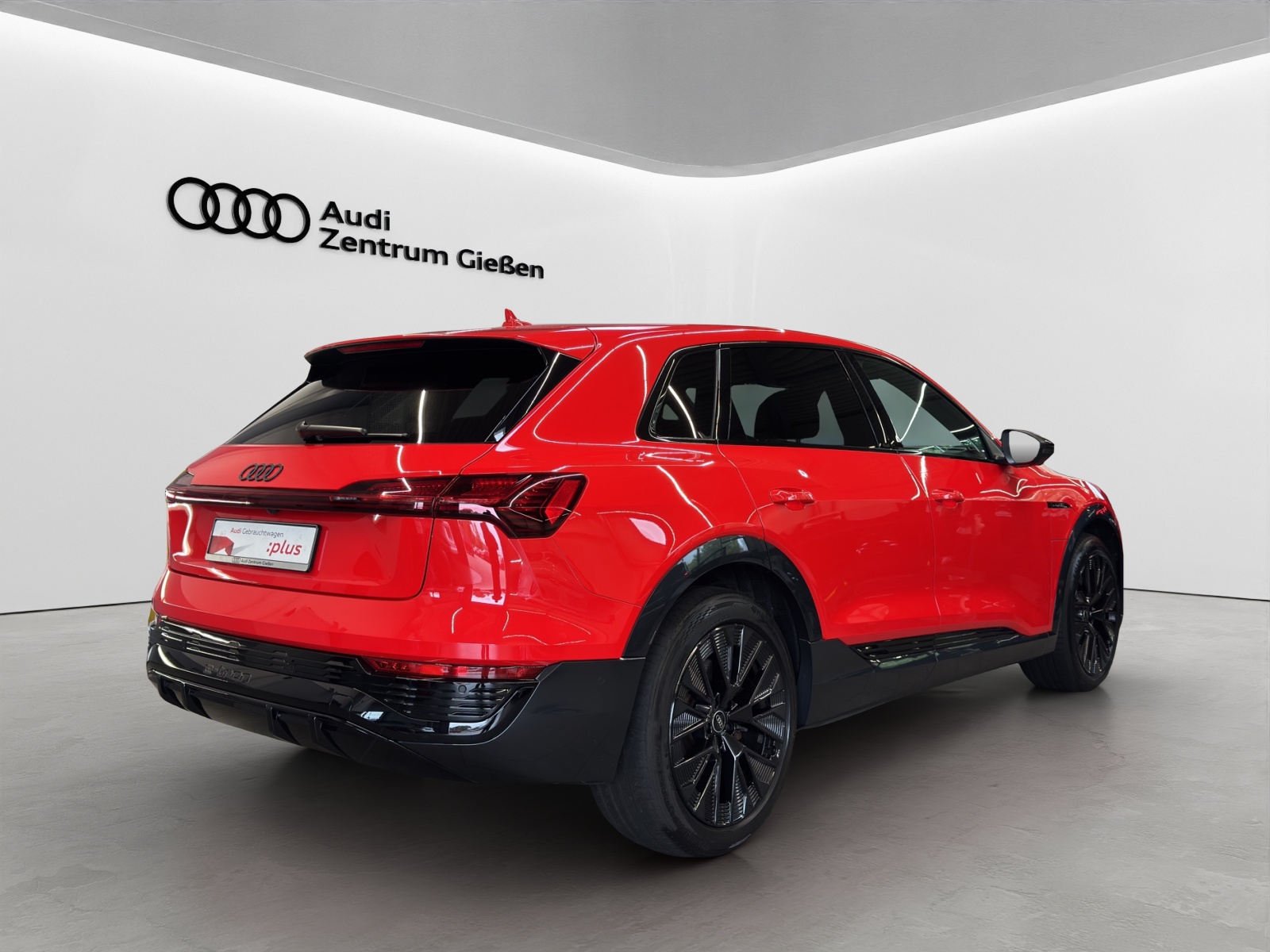 Q8 e-tron 55 quattro S line Black B&O Pano Matrix-LED